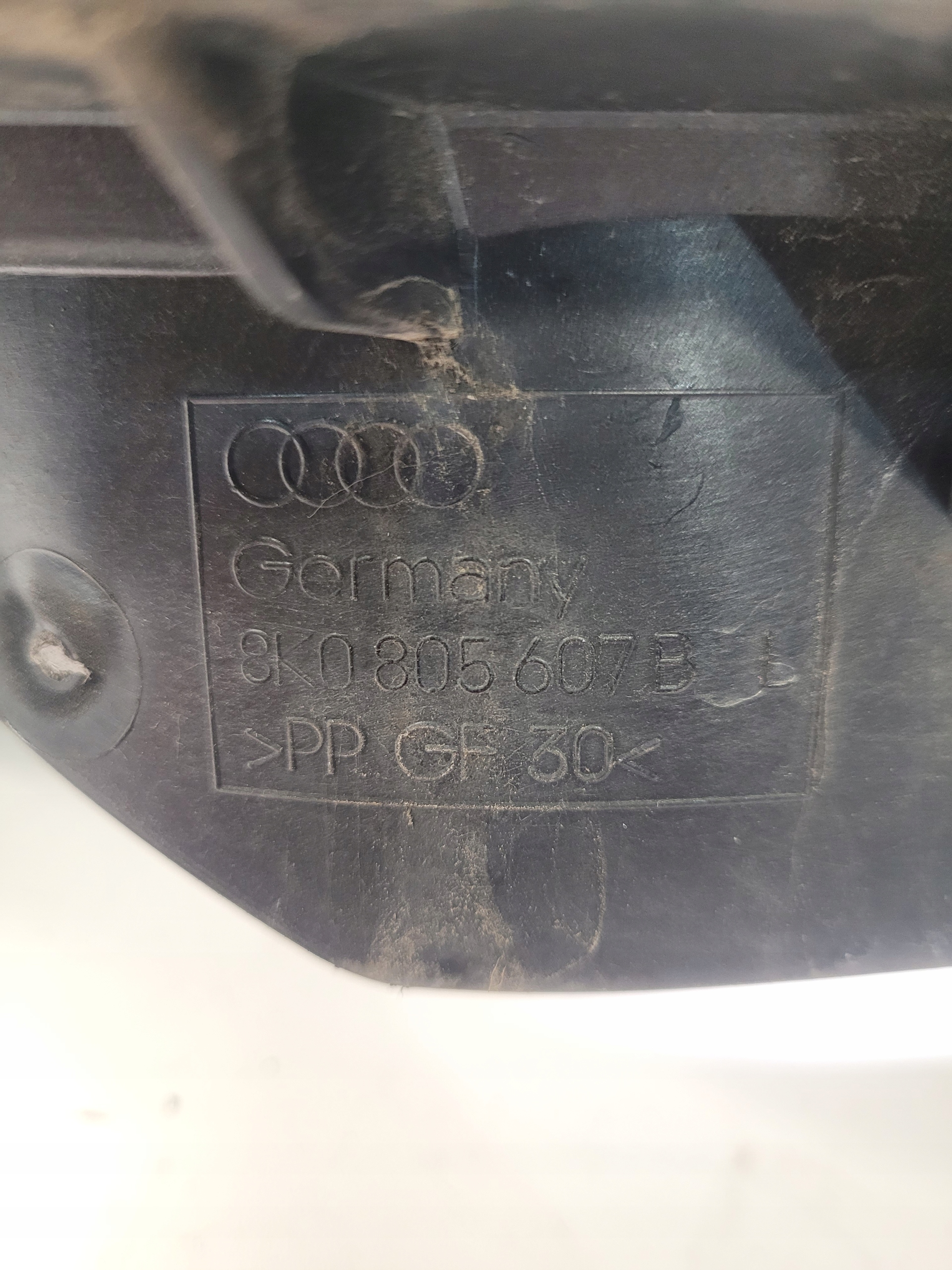support REFLEKTORA left AUDI A4 B8 LIFT 8K0805607B