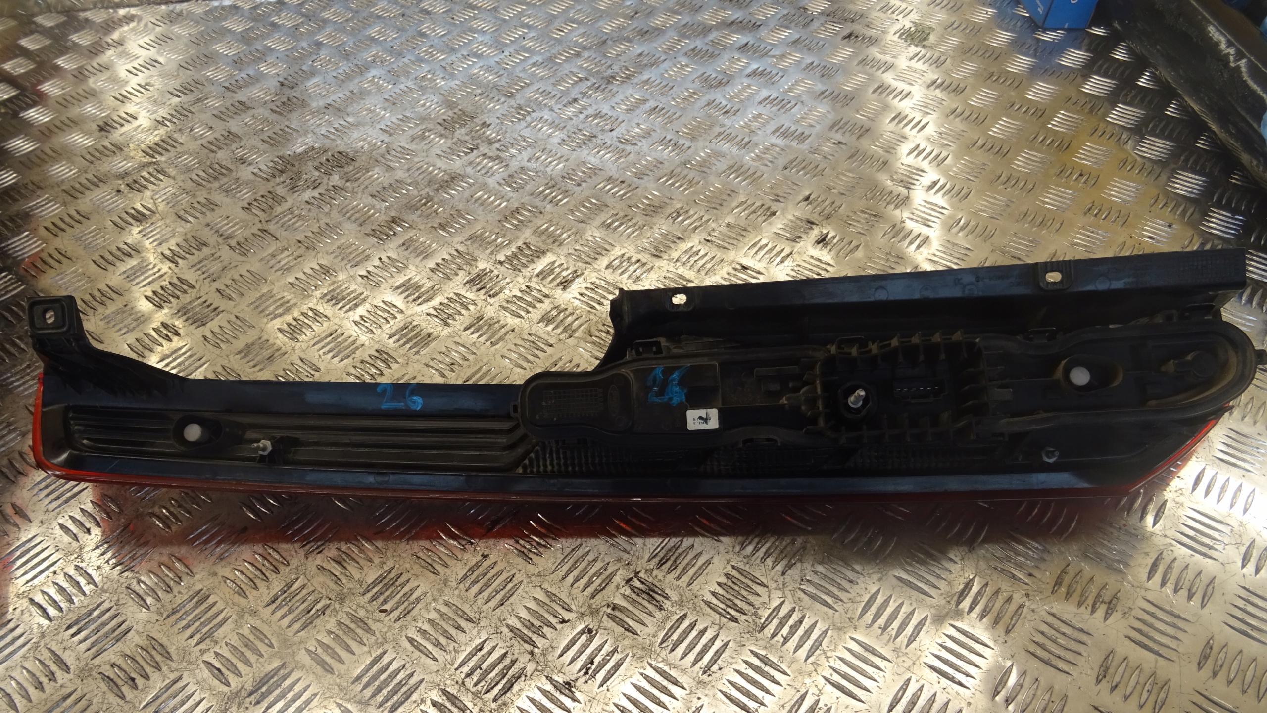 Ford TRANSIT CUSTOM OE BK21-13404-AD light PT NR26