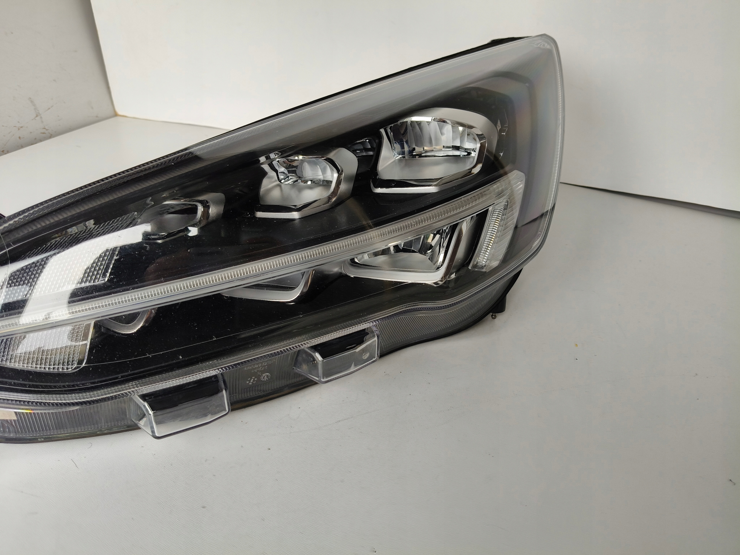 light left REFLEKTOR FORD FOCUS MK4 18- FULL LED