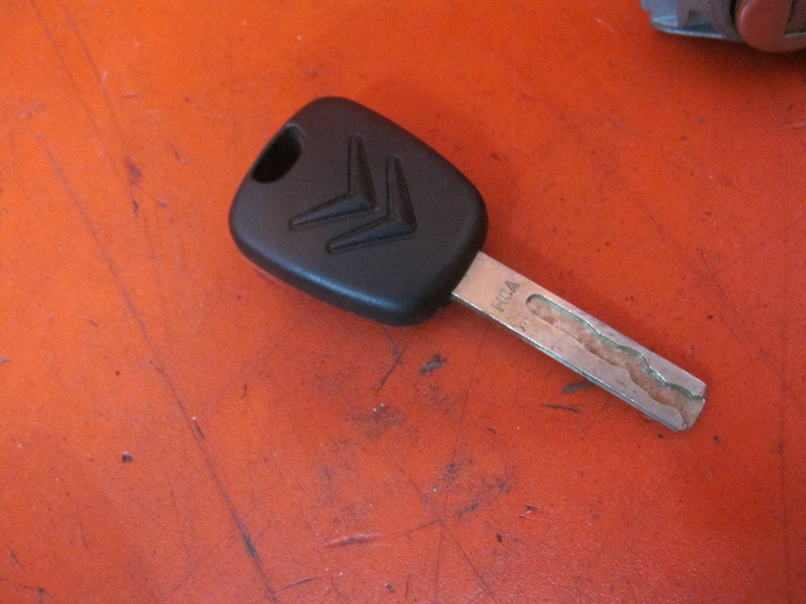 CITROEN C4 PICASSO and UA ignition key lock cylinder door left front KOMPLET