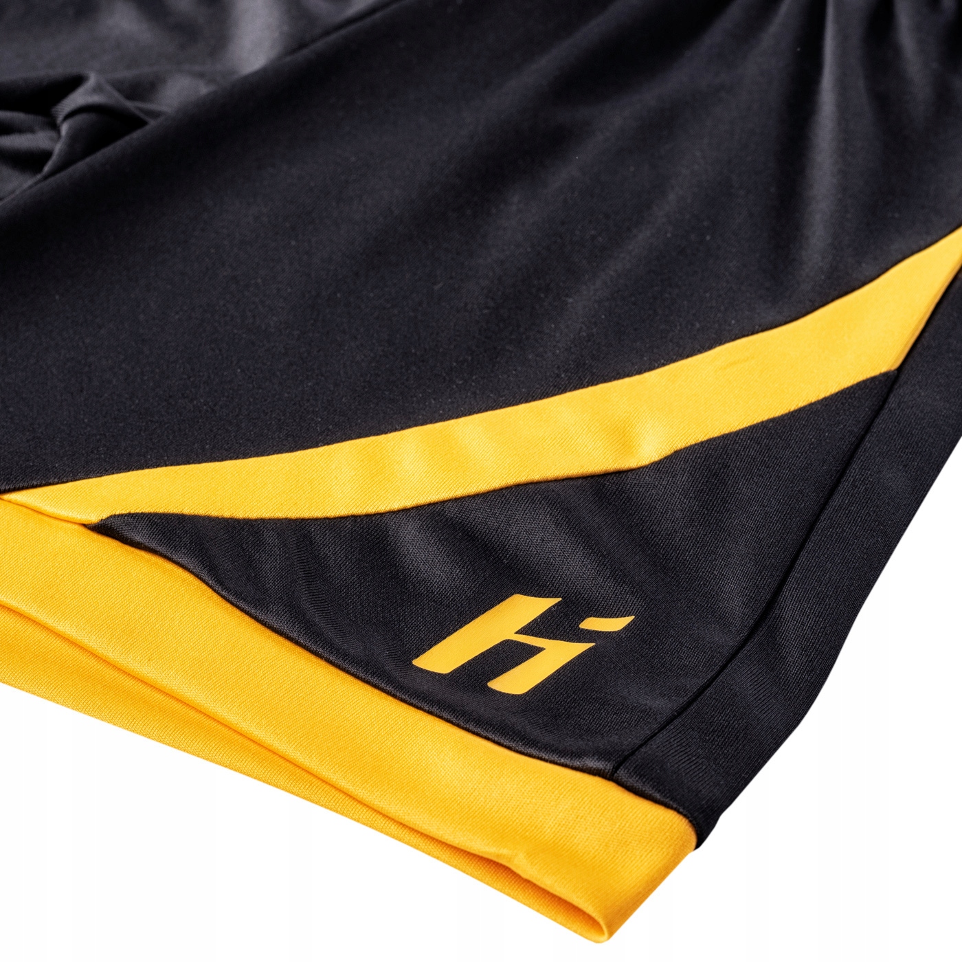 DZIECIĘCE SPODENKI PIŁKARSKIE PLATENSE HUARI 116 Kolekcja 92800406571