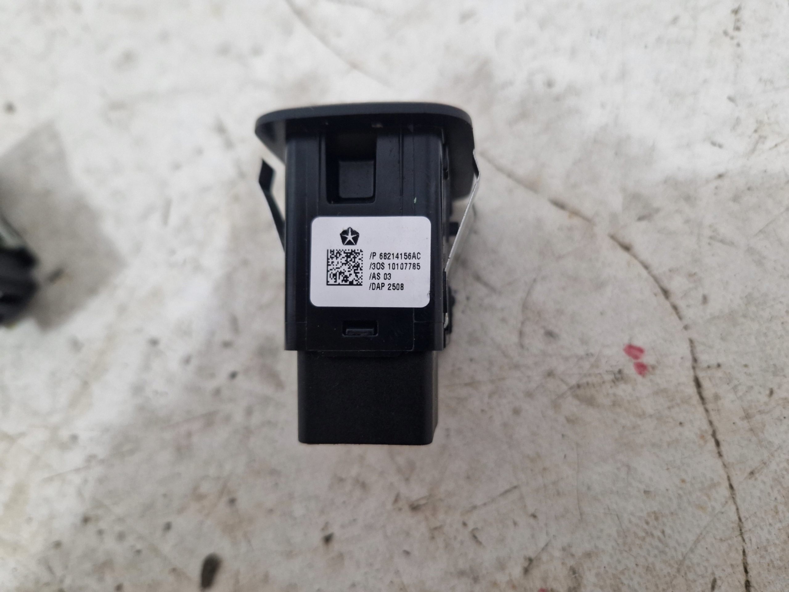 DODGE CHARGER 2019- switch windows rear part left = right 68214156AC