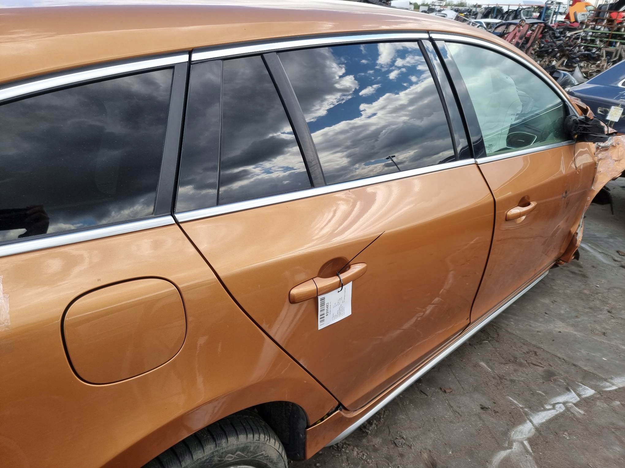 Tür rechts heck 704 VIBRANT COPPER VOLVO V60 und