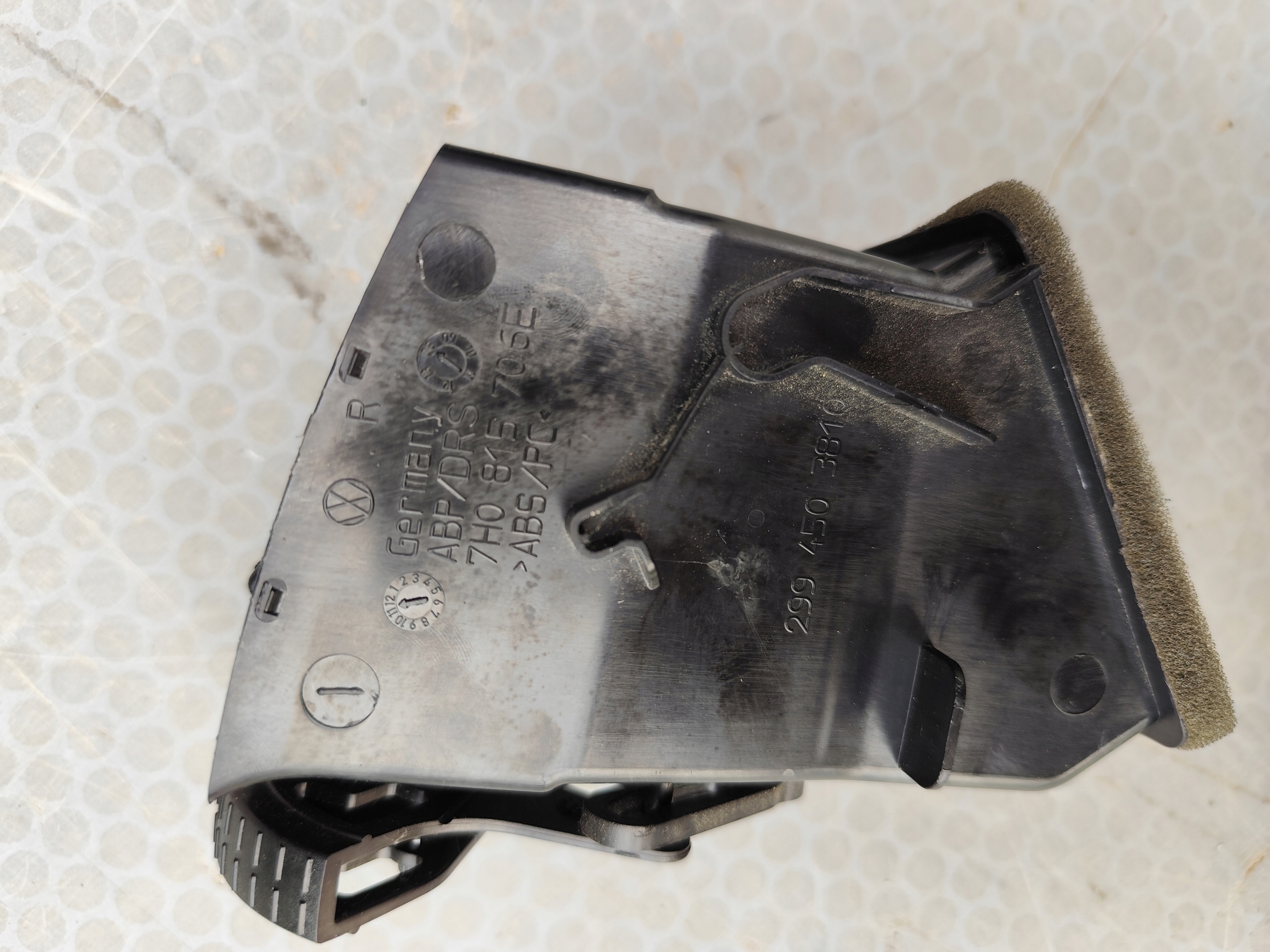 VW T5 grid air conditioning devices central PRZEDLIFT right 7H0815706A