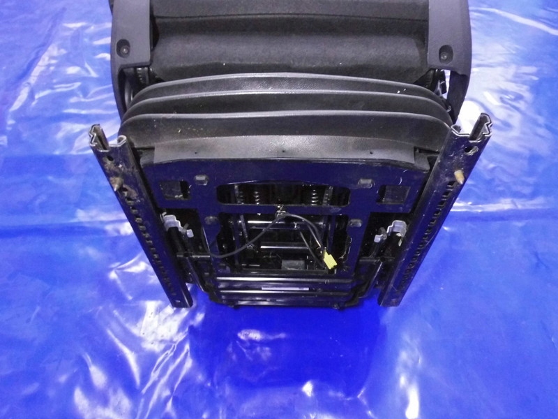 seat driver´s left front PNEUMATYCZNY EU MERCEDES SPRINTER W910 W907 18+