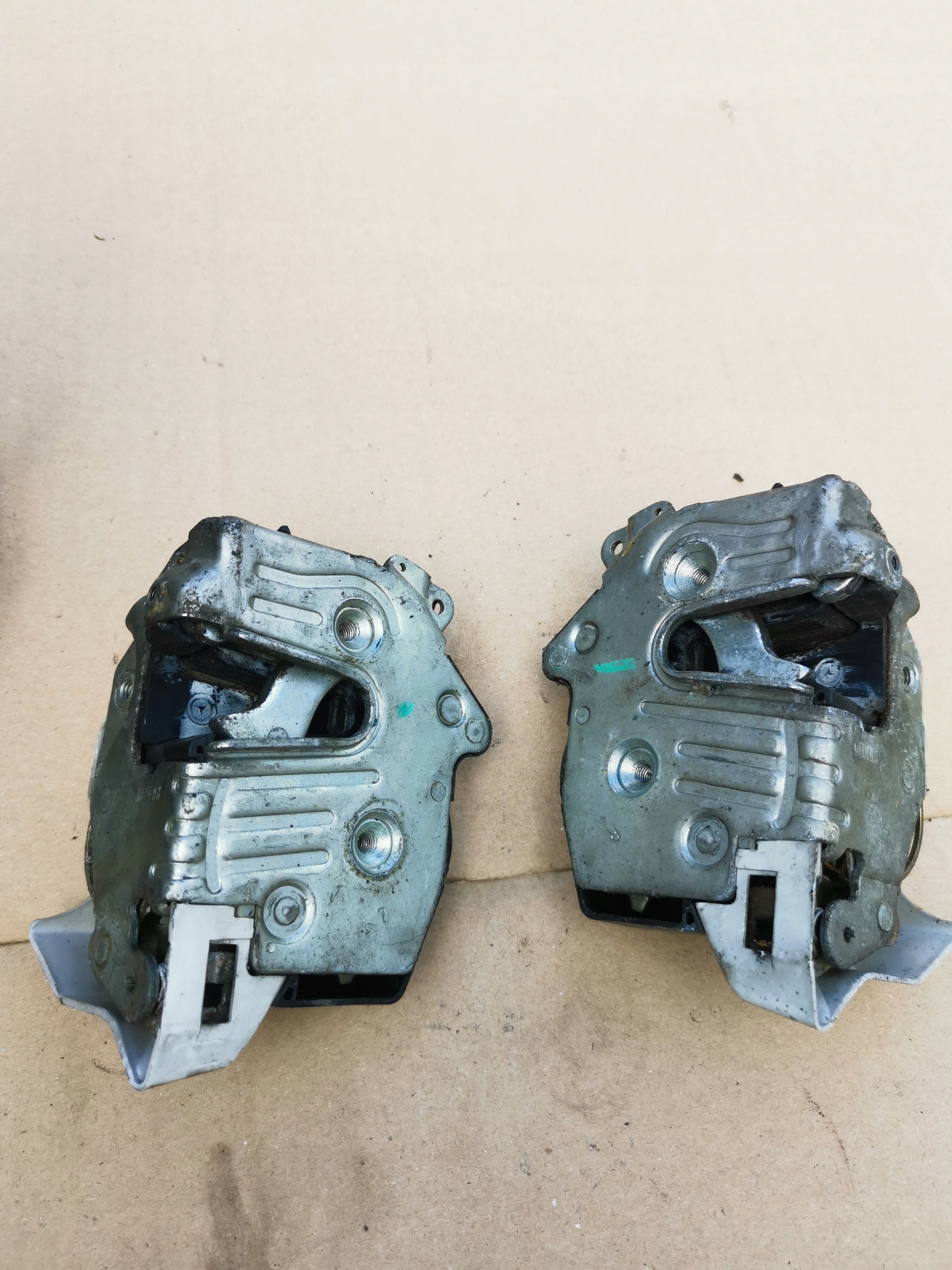 lock door left right rear part front MERCEDES W124