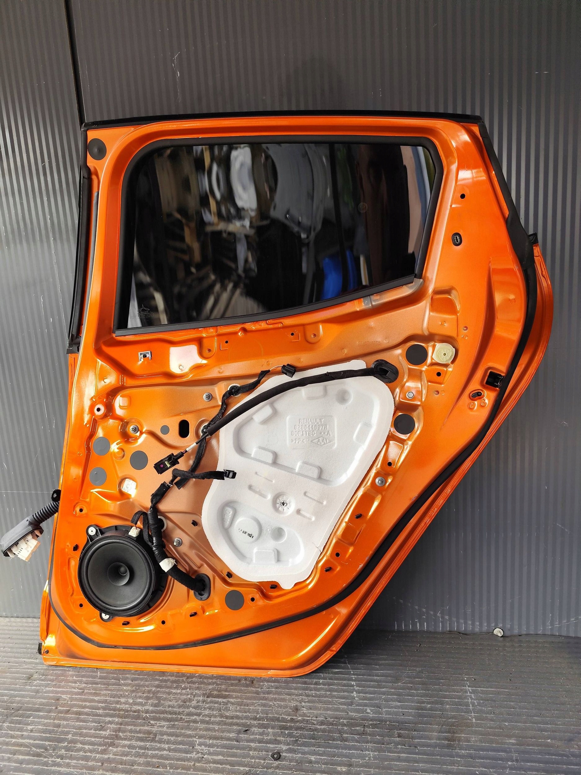 RENAULT CLIO V door rear. right complete DEMONTAZ