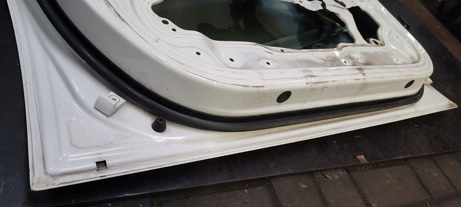 door front front left BMW E91 LIFT APLINEWEISS 300