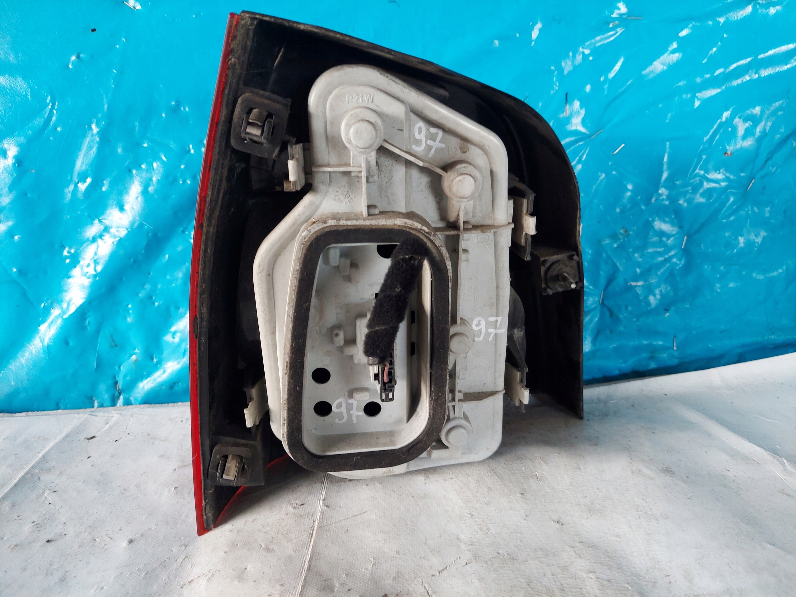 light VW POLO 9N right rear part