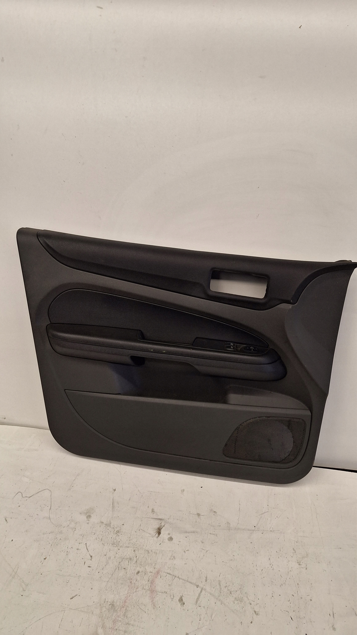 BOCZEK DRZWI LEWY PRZÓD FORD FOCUS MK2 4M51A23943C