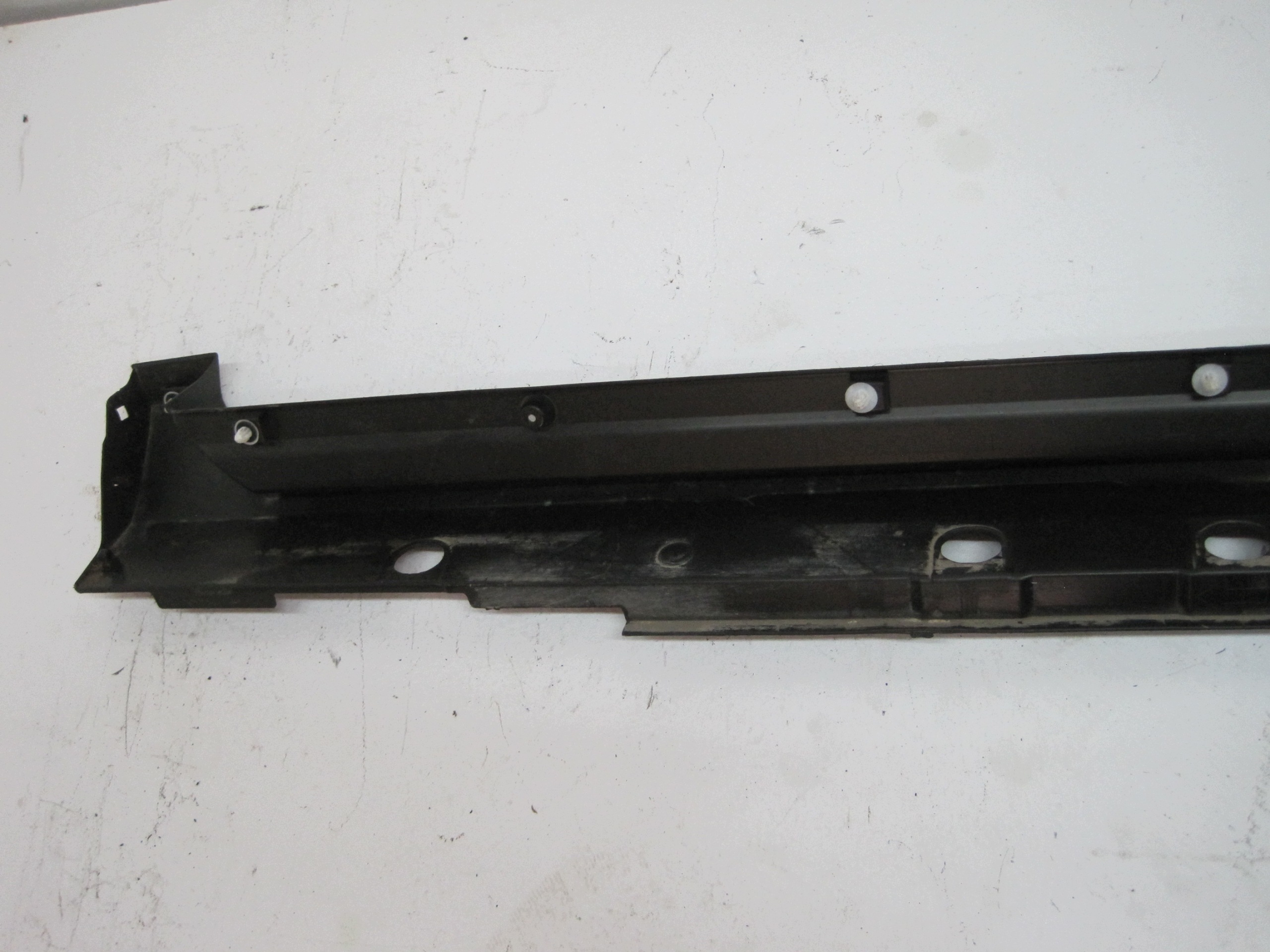 cap moulding threshold TOYOTA YARIS CROSS right