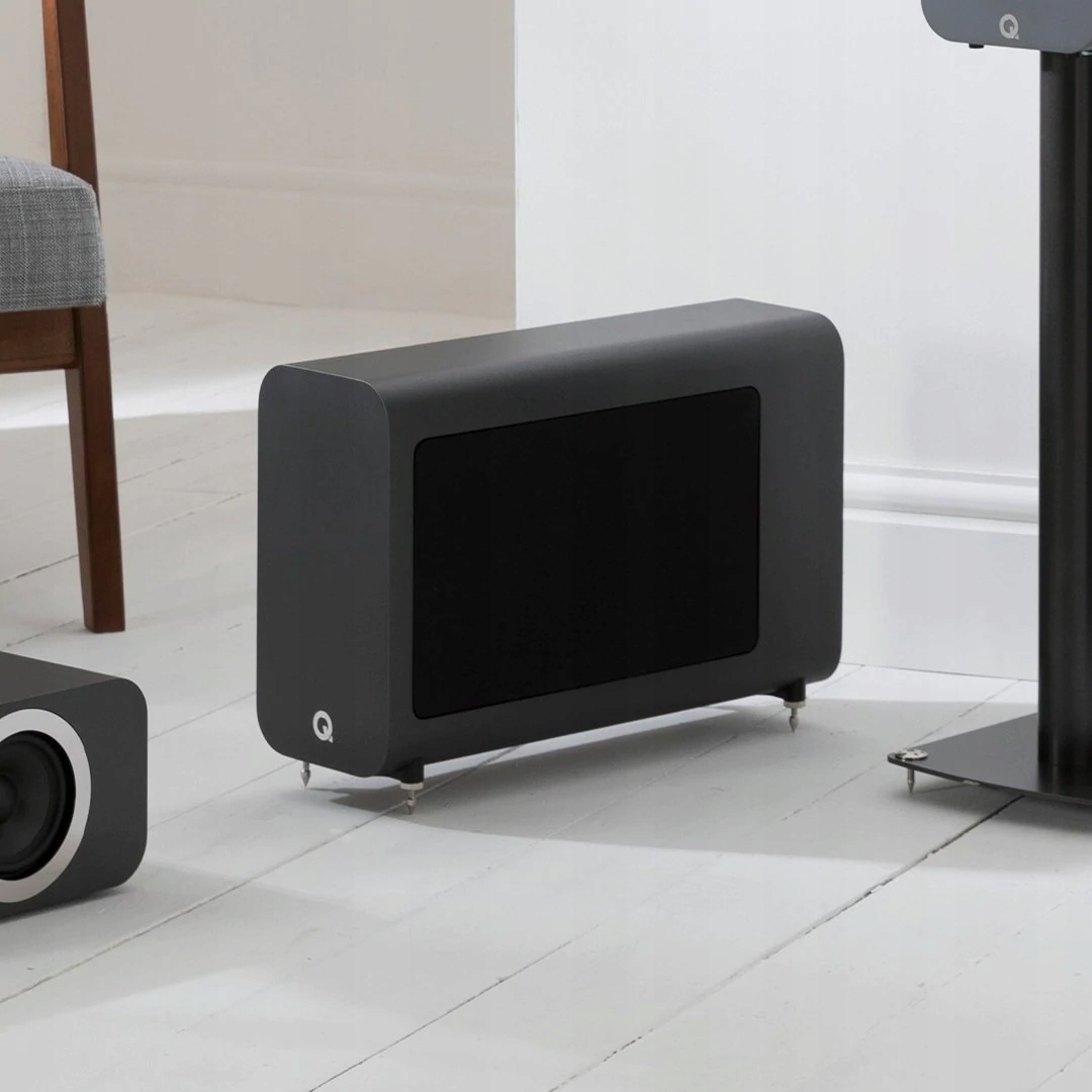 Q ACOUSTICS QA 3060S SPRYTNY, SZCZUPŁY, STYLOWY SUBWOOFER Z MEGABASEM Marka Q Acoustics