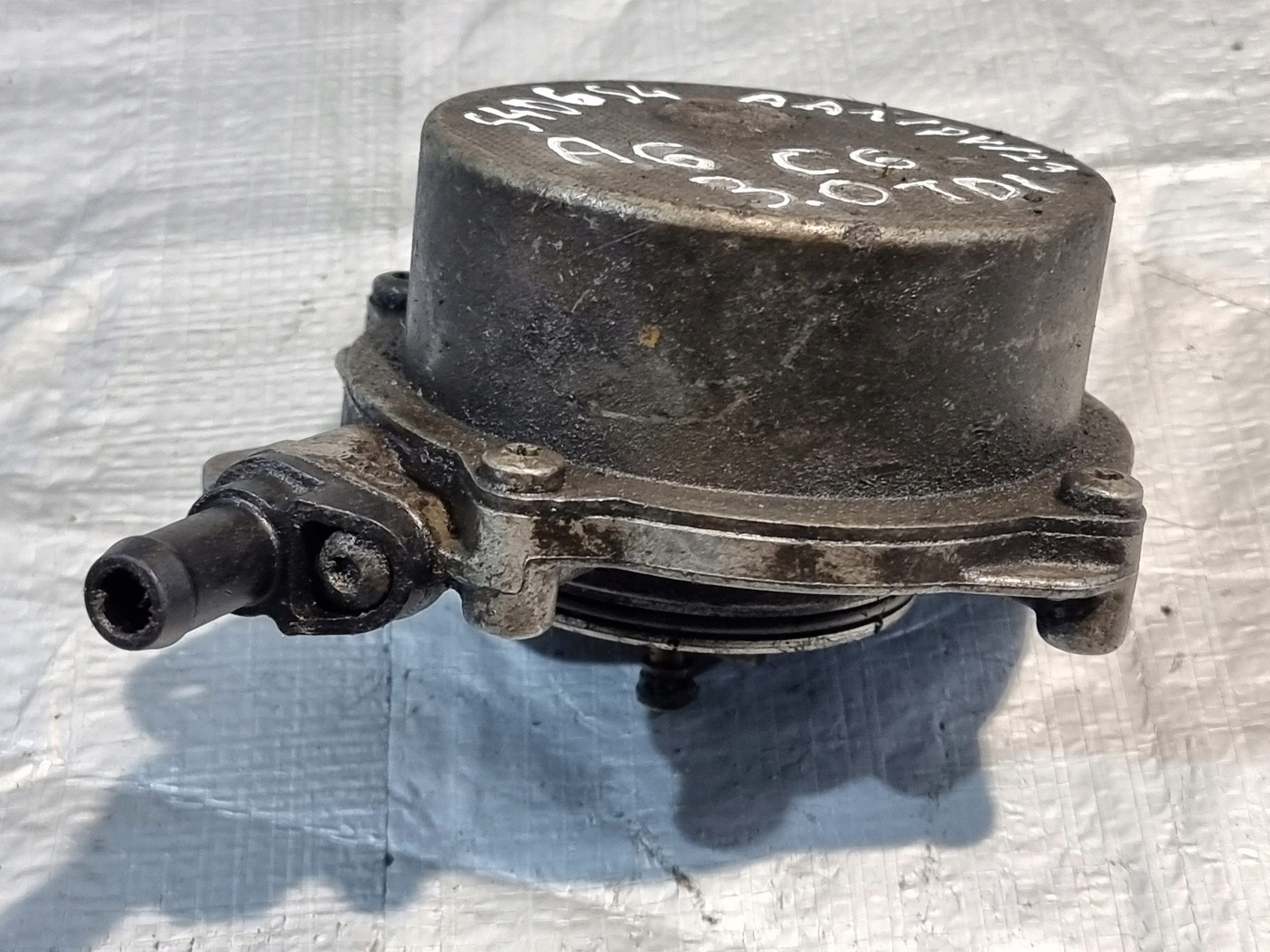 pompa VACUM OE 057145100L AUDI A6 C6 3.0 TDI