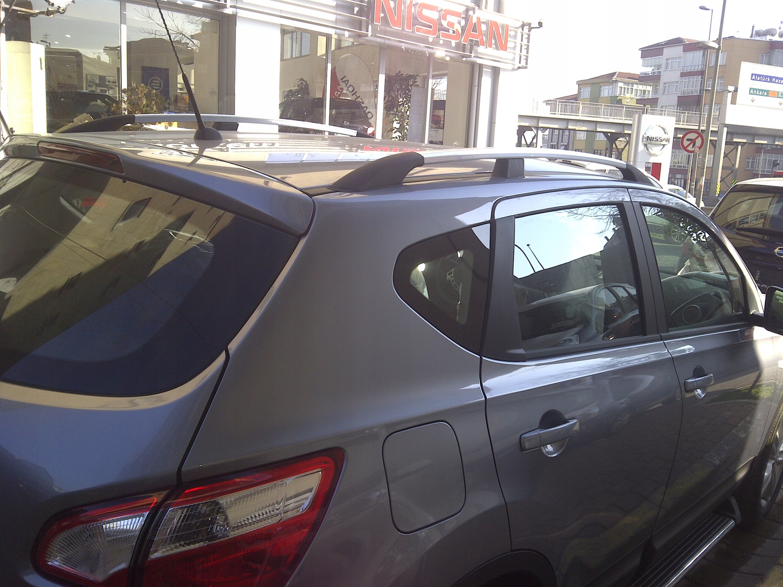 VW TOUAREG NISSAN QASHQAI BAGAŻNIK RELINGI MOCNE Kolor srebrny