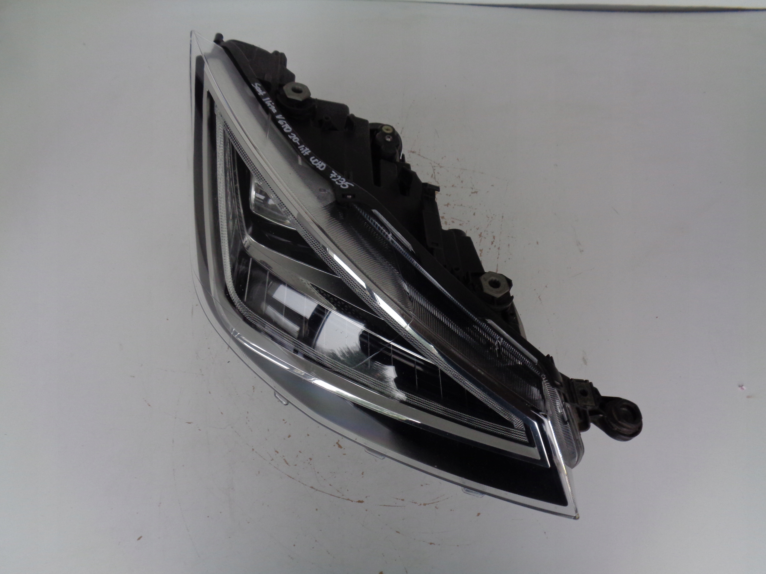light right REFLEKTOR SEAT IBIZA V ARONA 6F 6F0 LIFT FULL LED