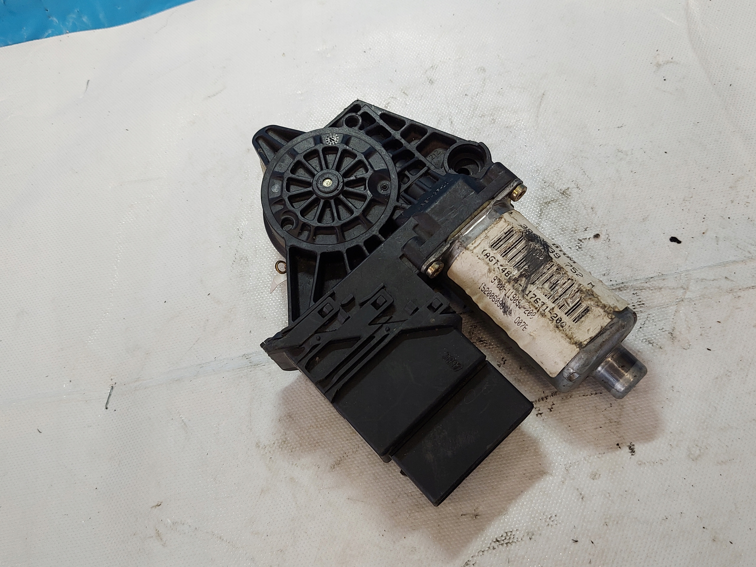 engine lifting windows PASSAT B5 101438200 right rear part