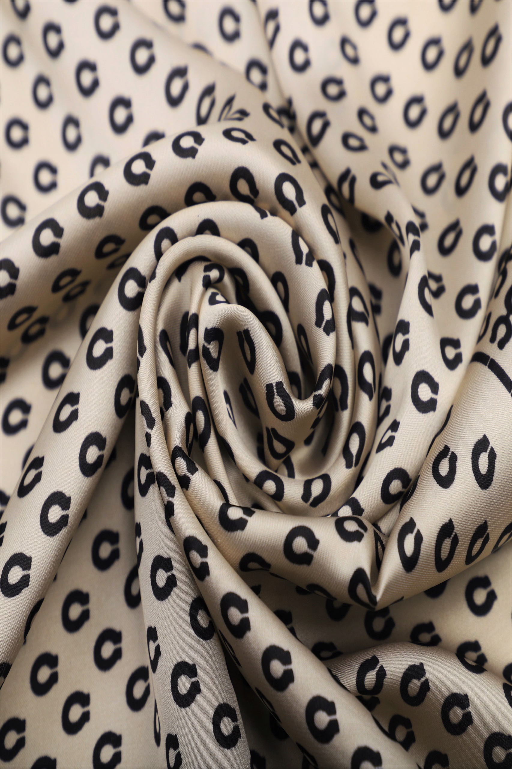 APASZKA GAWROSZKA BANDANA CHUSTA SZAL 70/70 CM Rodzaj apaszka