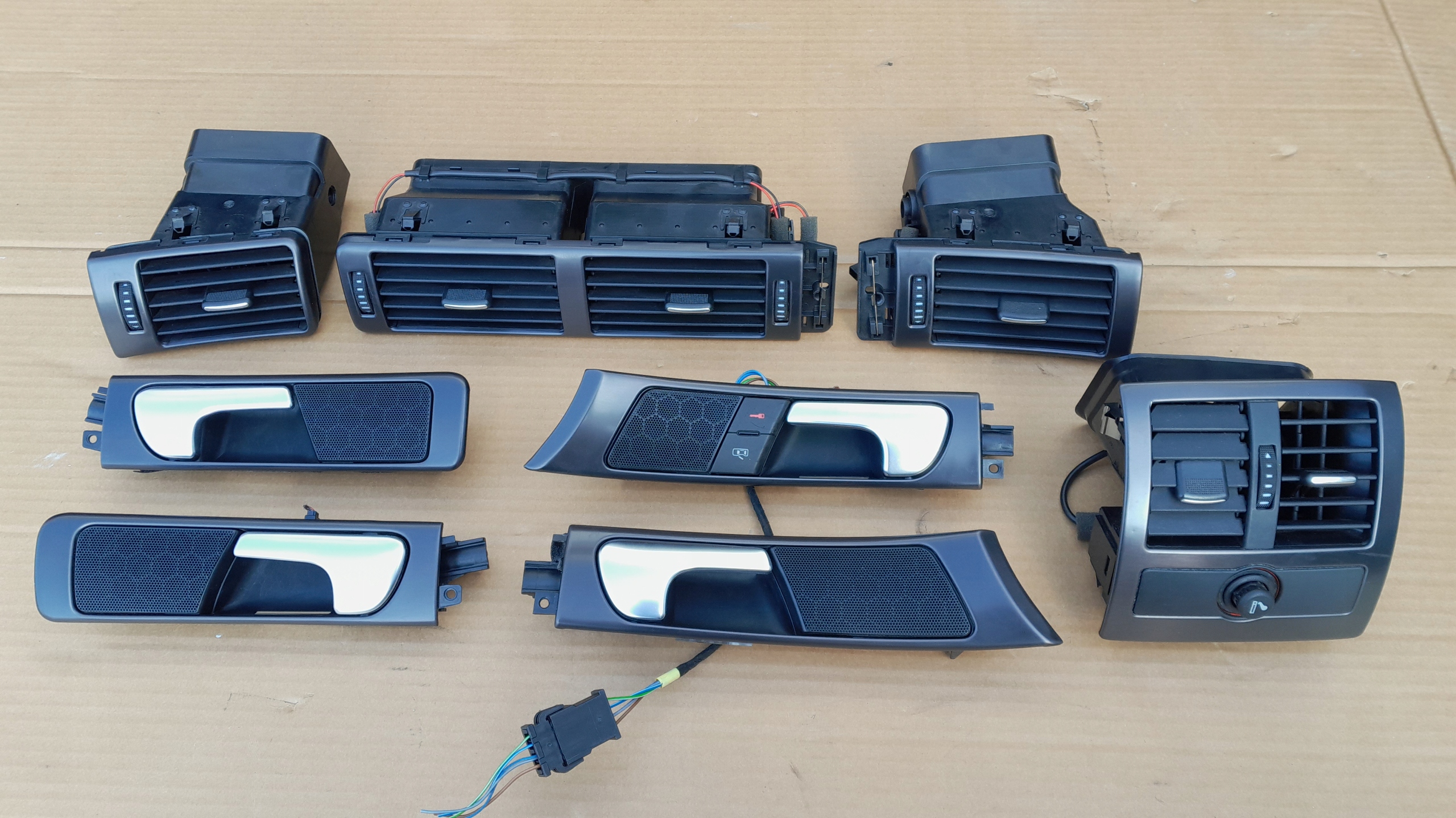 Черные вентиляционные решетки + дверные ручки в сборе AUDI A6 C5