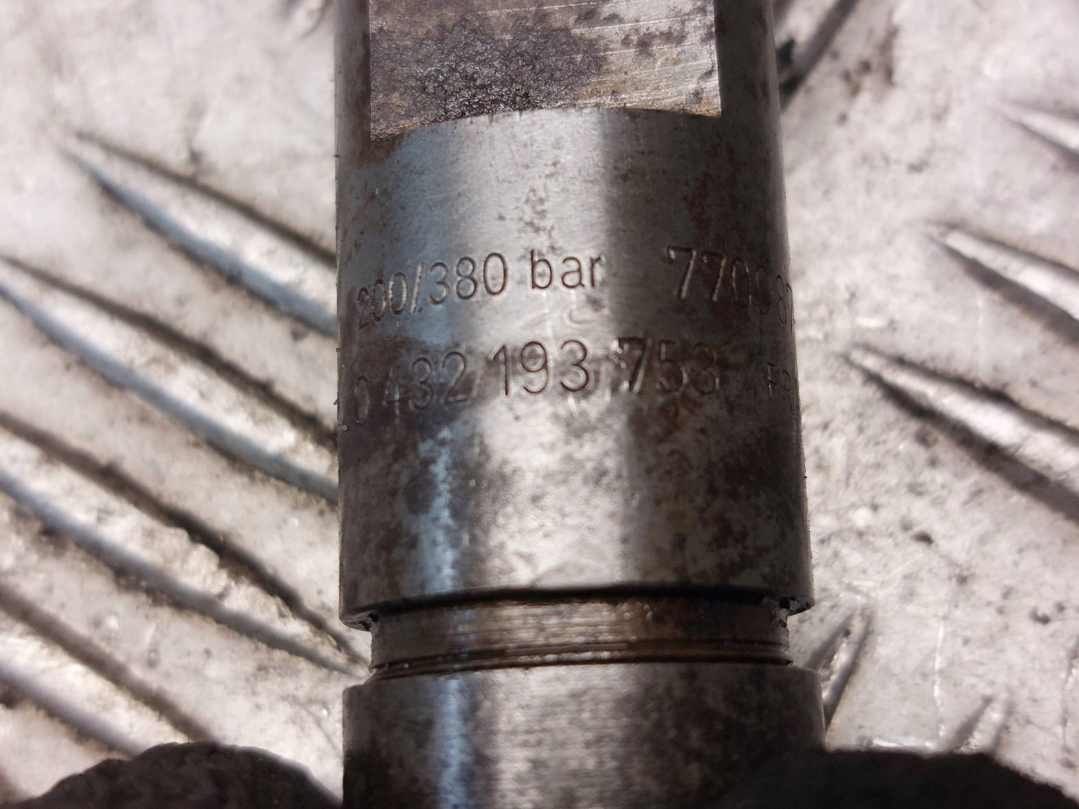 WTRYSK WTRYSKIWACZ VOLVO V40 I LIFT 1.9 DI D4192T2 Typ samochodu Samochody osobowe