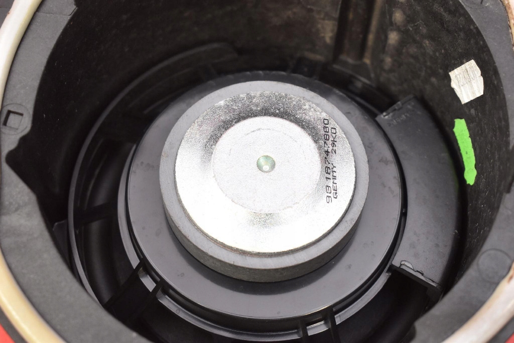speaker right front 9818747880 PEUGEOT 2008 2 II 19-21
