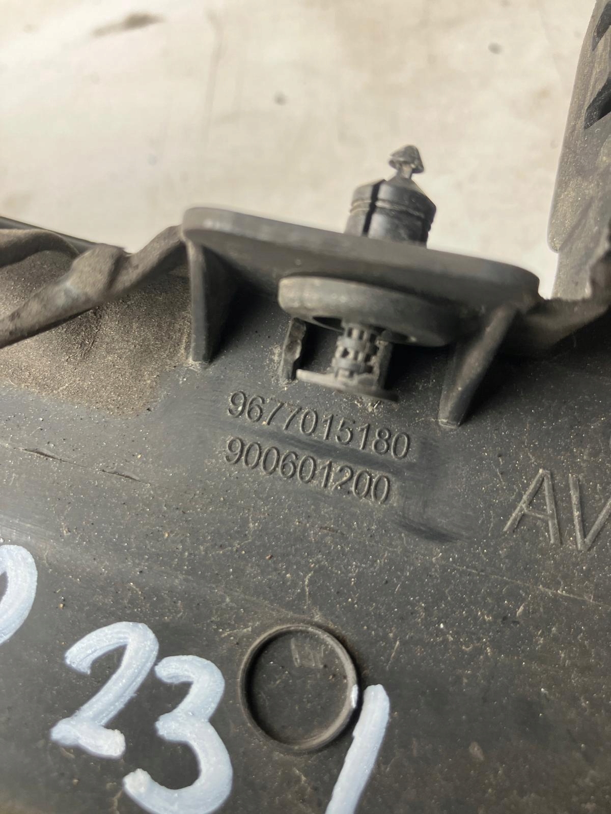 luftansaugkanal CITROEN C4 PICASSO II links 9677015180