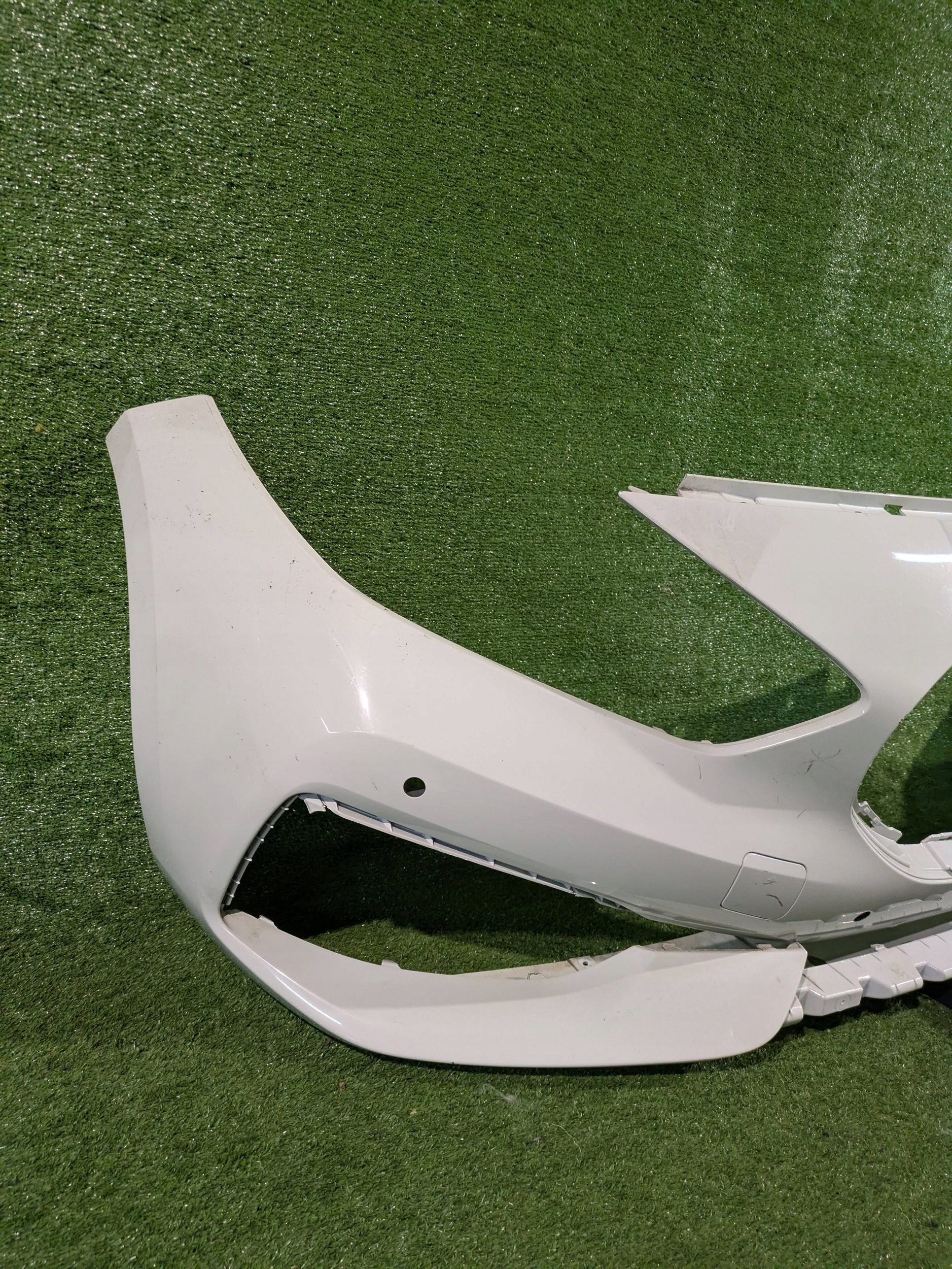 front bumper front BMW 1 F40 NR.Z8382