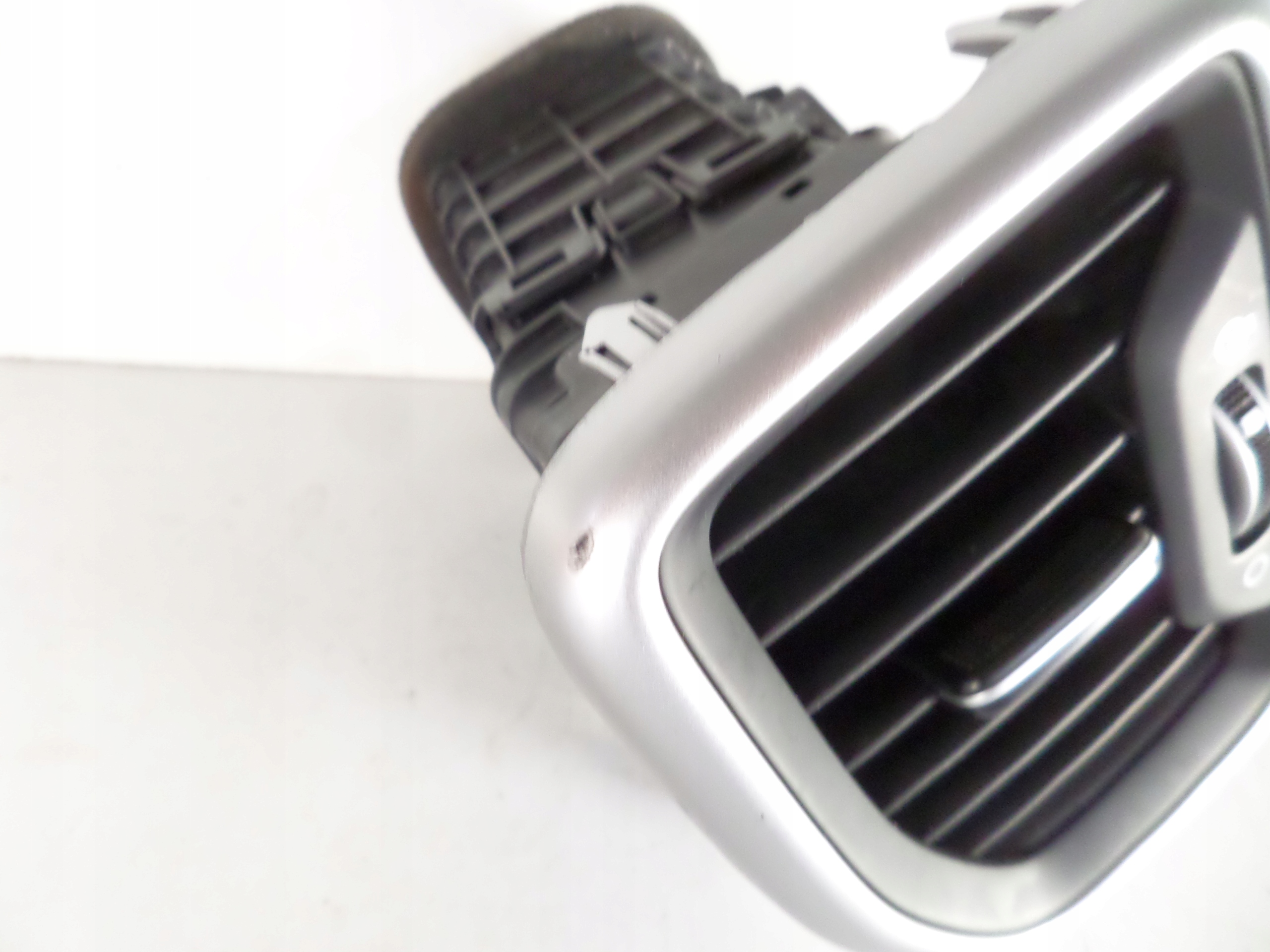 grid air conditioning devices left KIA SPORTAGE IV 15