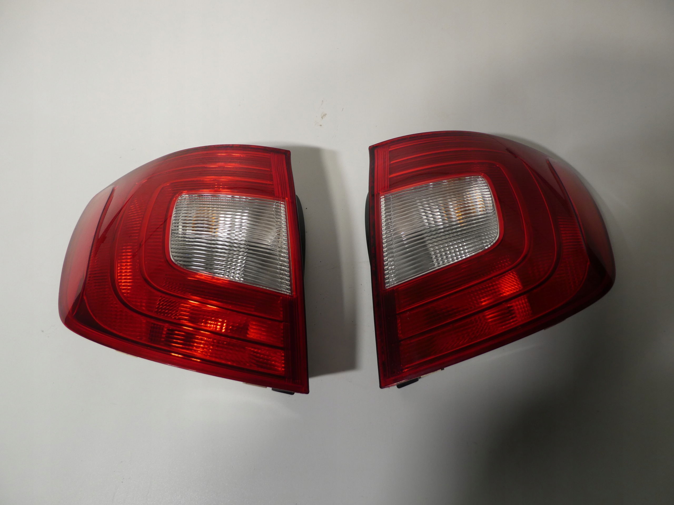 SKODA SUPERB II KOMBI lights rear part right left KOMPLET