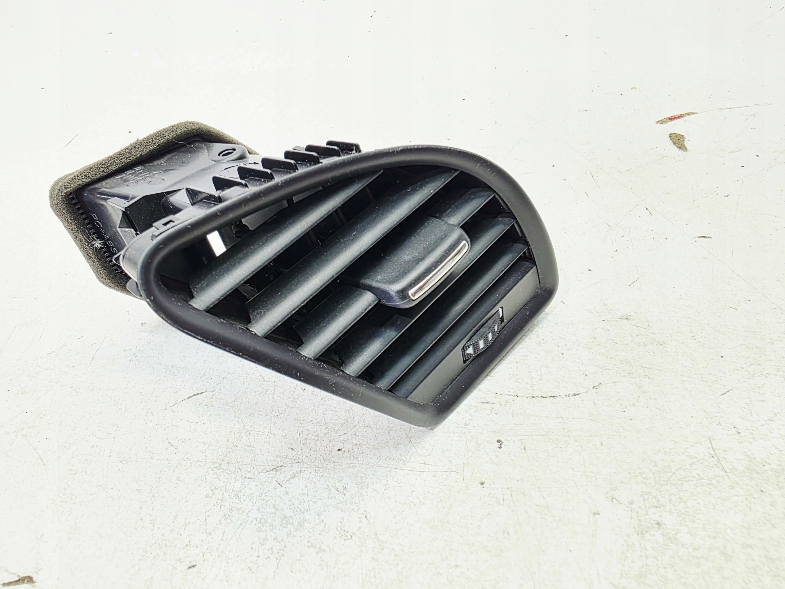 grid air conditioning devices right black MAT AUDI A4 B8 8K1820902B