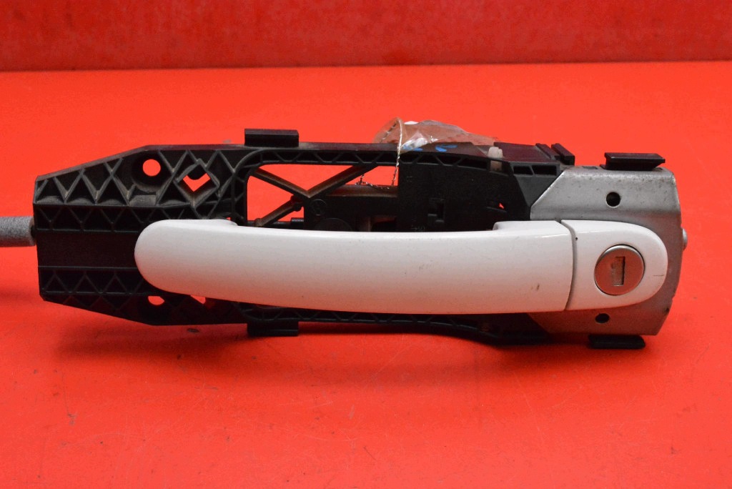 handle left front front LB9A 5N0837885H VW UP 1 and 11-20