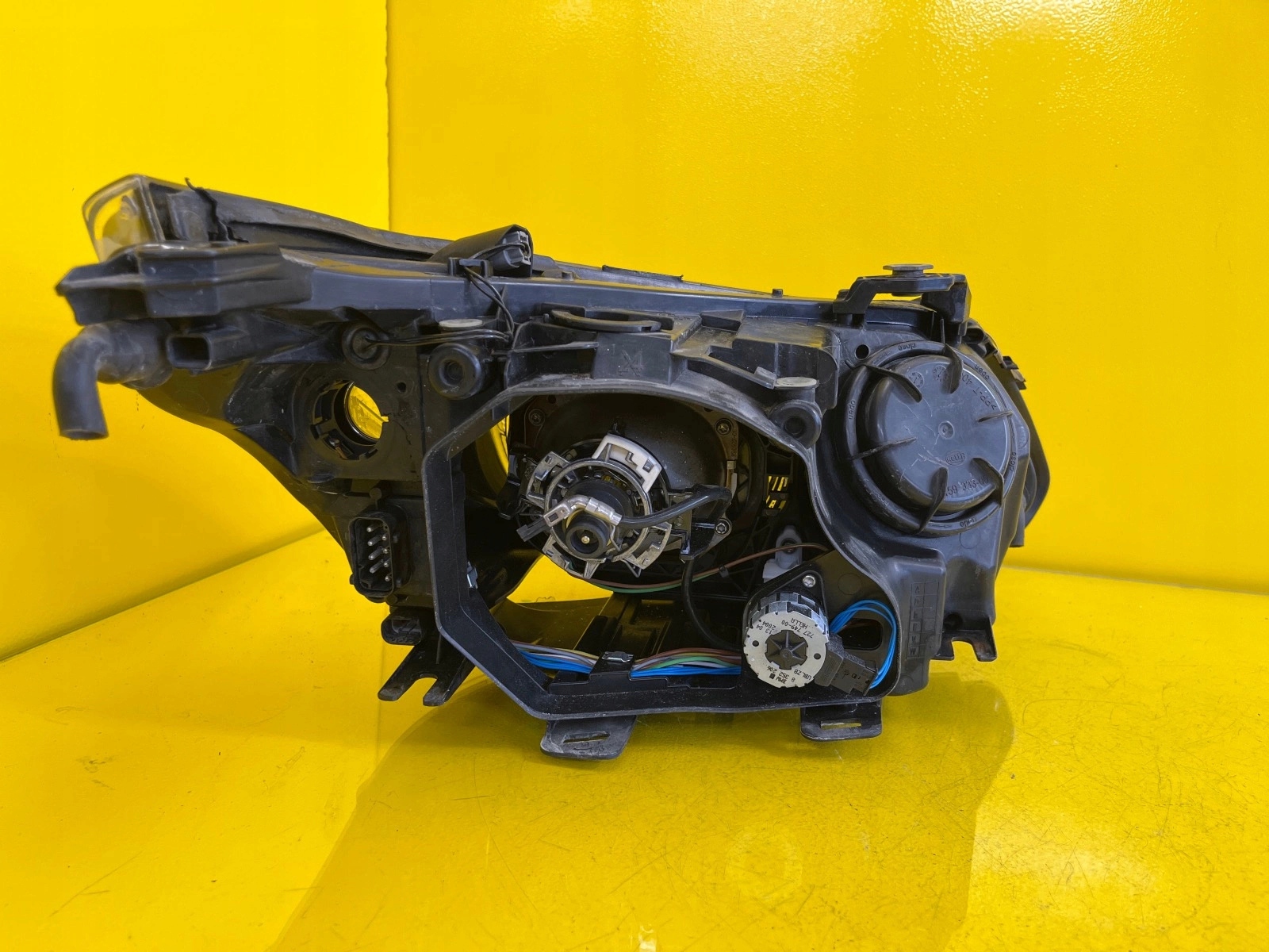 feu gauche BMW 5 E60 E61 03-07 BI-Xenon 7160151