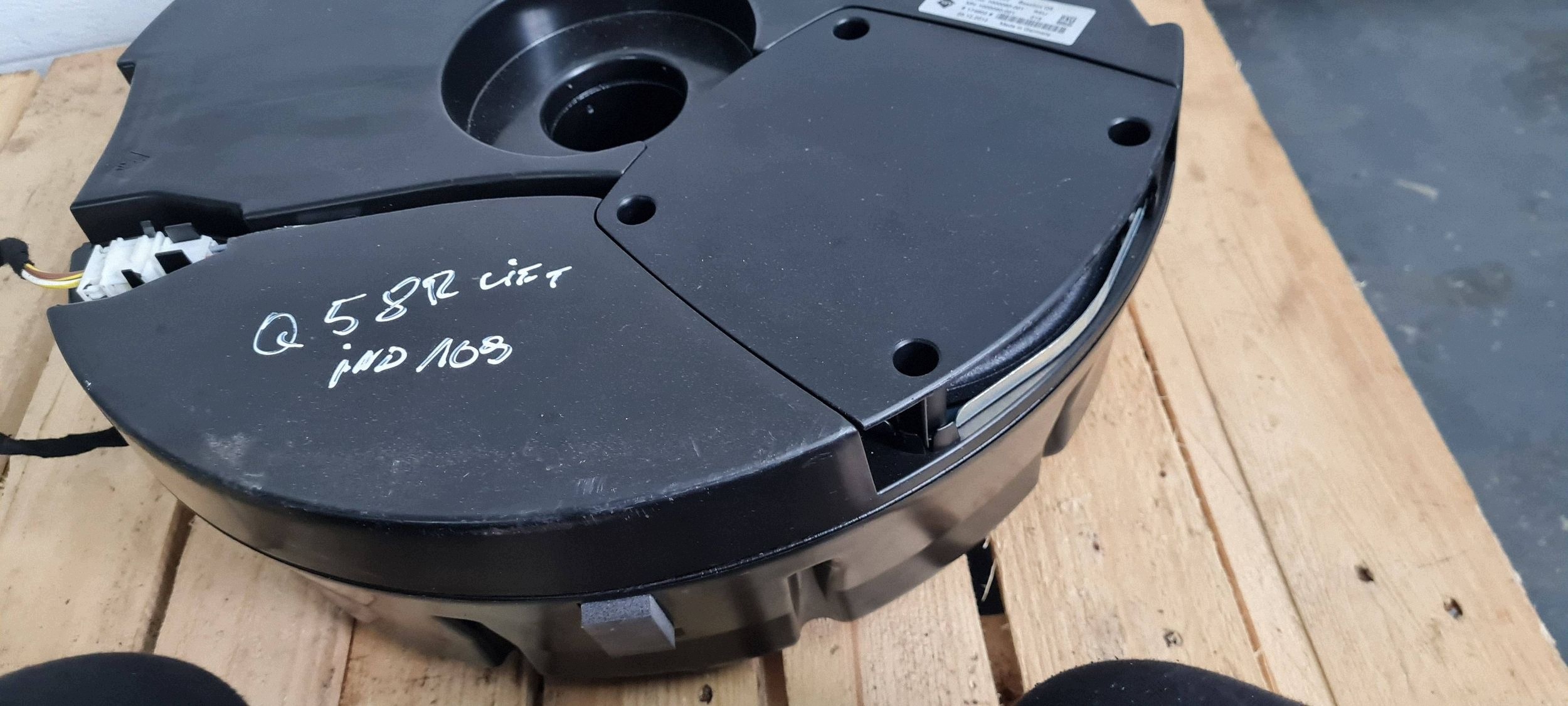 Q5 8R LIFT speaker SUBWOOFER subwoofer BASOWY boot 8R0035382