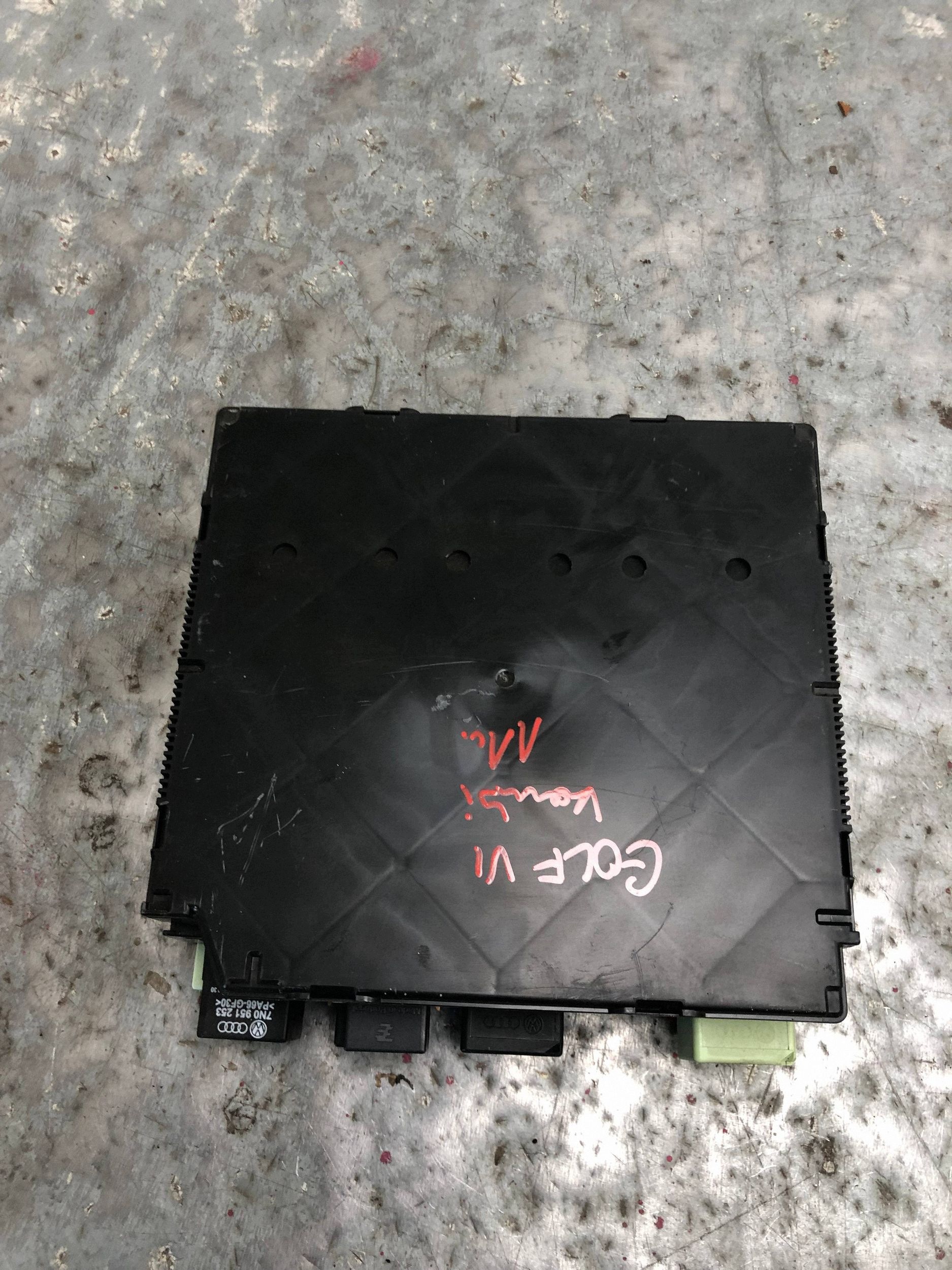 module control unit KOMFORTU VW GOLF VI KOMBI 5K0937086J