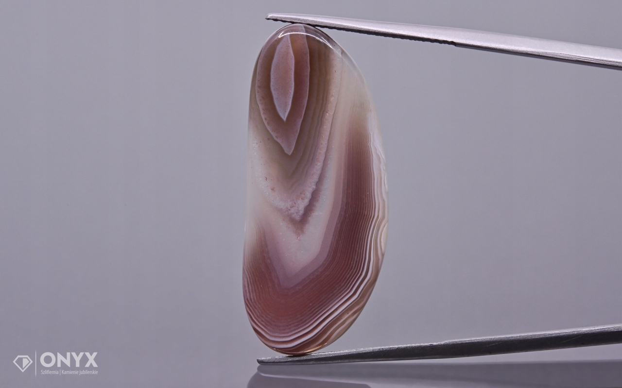 Achát Botswana konvexní nepravidelná dlažba 33x14,5 mm