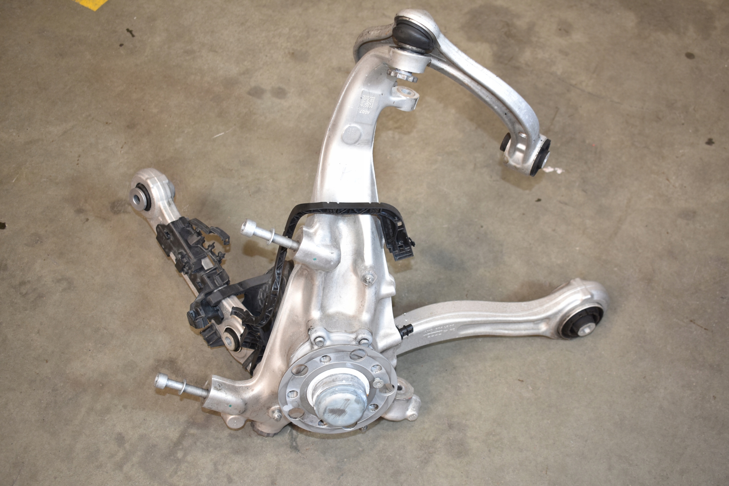 IDEALNE sususpension front front right MERCEDES W206 C63 1