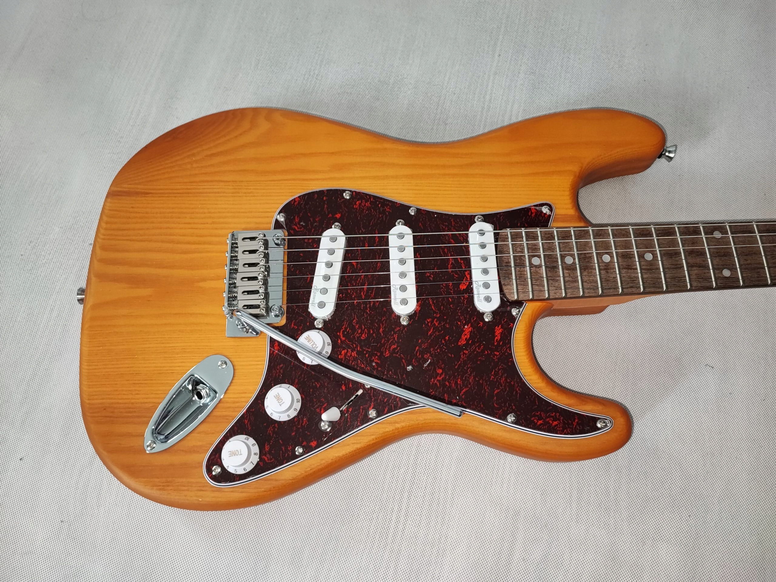 HARLEY BENTON ST-90SA STRATOCASTER WYREGULOWANY Rodzaj Stratocaster