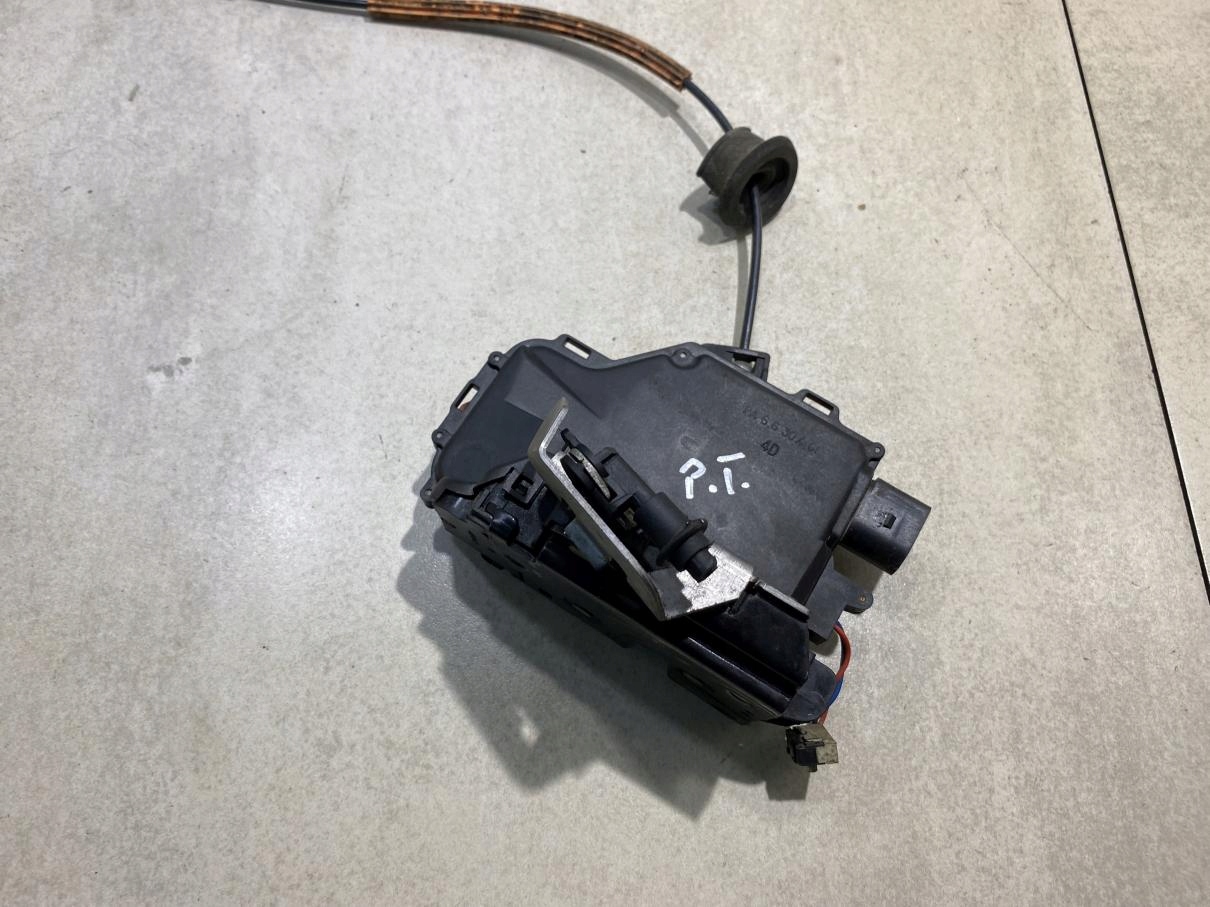 lock door right rear part AUDI A4 B6 7 PIN