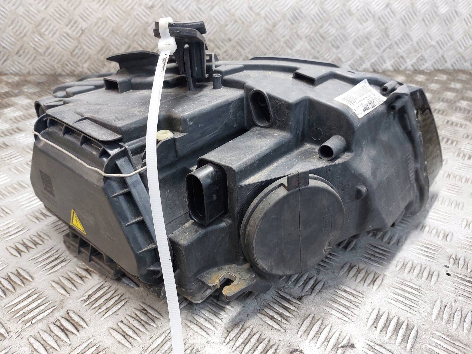 light left front AUDI A5 8T 8T0941029AK 8K0941597