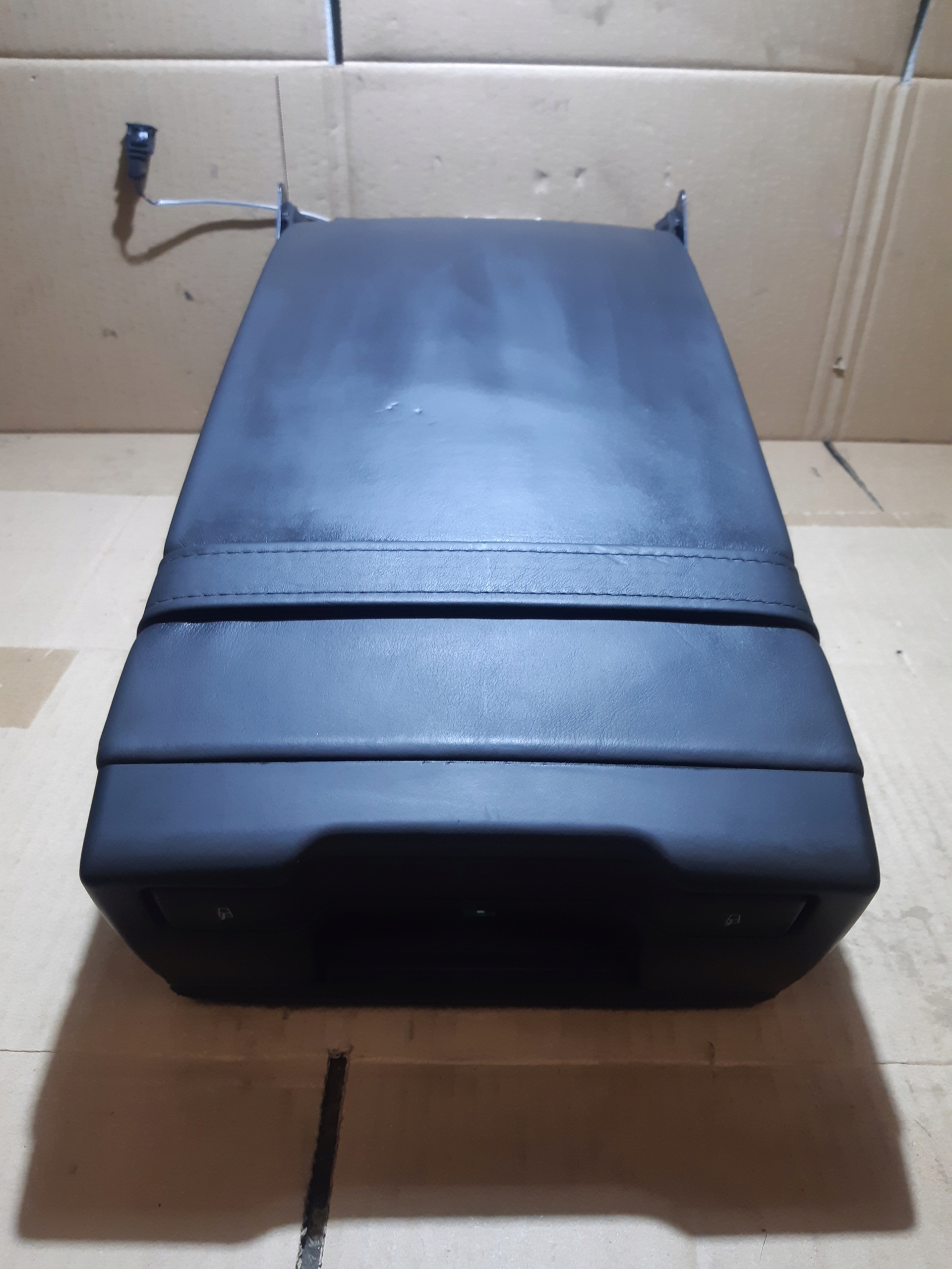 AUDI A8 D3 bracciolo KANAPY posteriore 4E0886805C