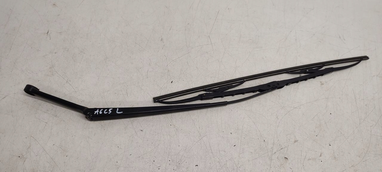wiper arm left Audi A6 C5 2,5 TDI sedan
