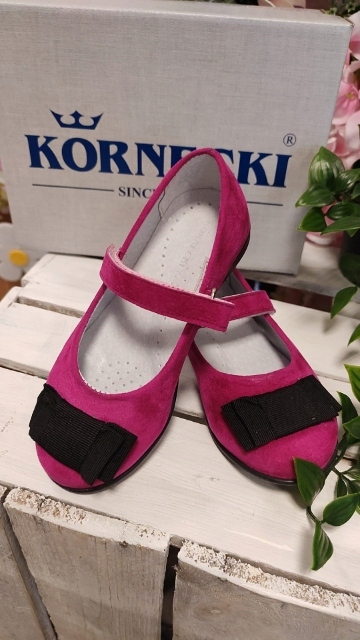 BALERINY BALERINKI WKŁ.SKÓRZANA RZEPY KORNECKI 32 Bohater / Bajka brak