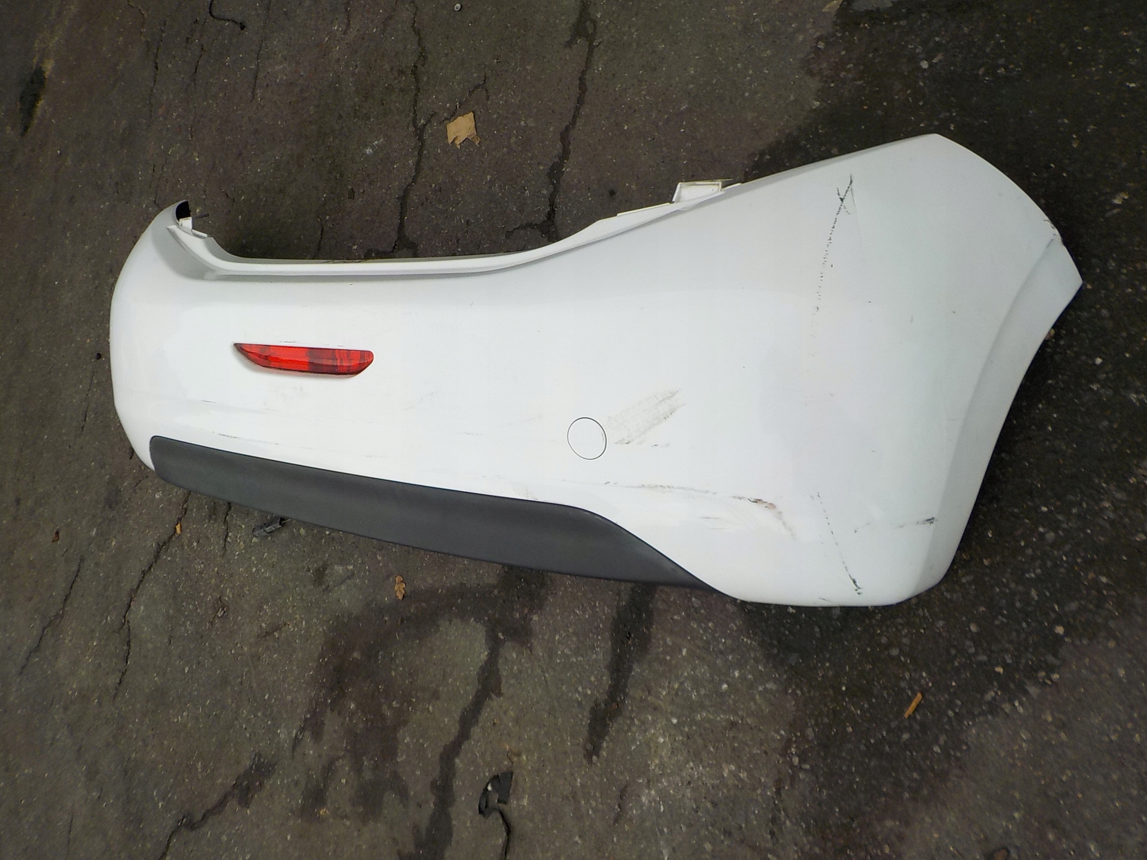 Paraurti posteriore completo peugeot 208 e 2013r