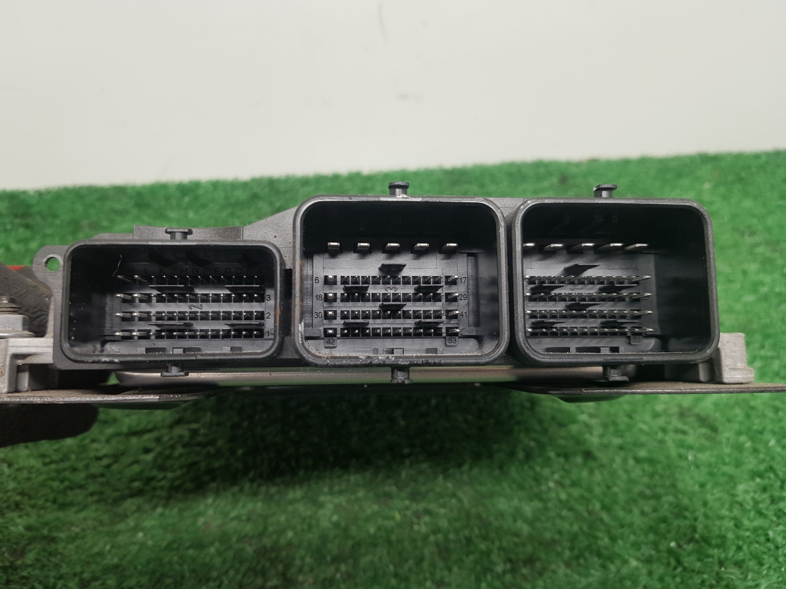 computer of the engine control unit CITROEN DS-5 9817916080 0261S16459