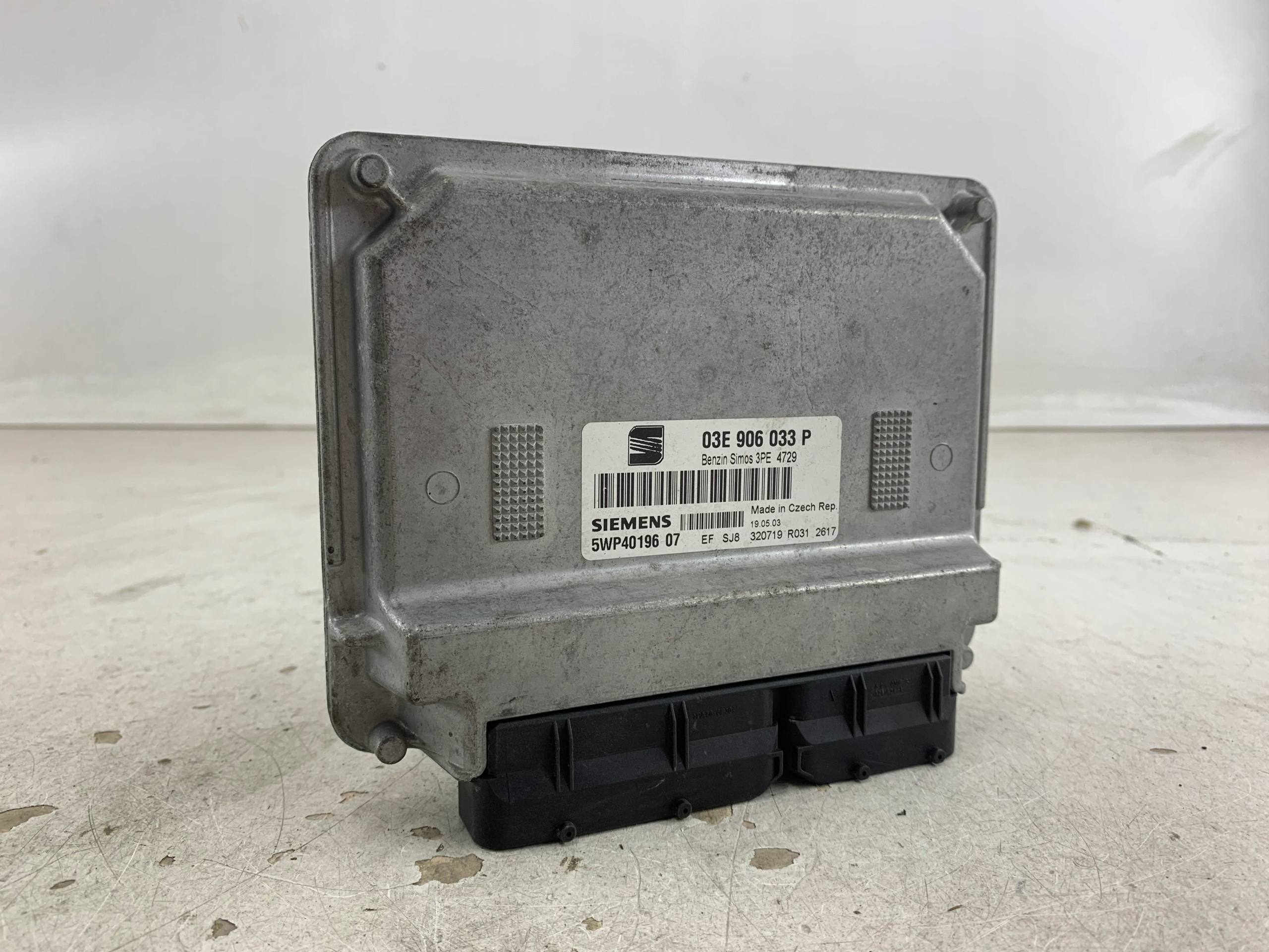 SEAT IBIZA III 1.2 control unit of the engine 03E906033P