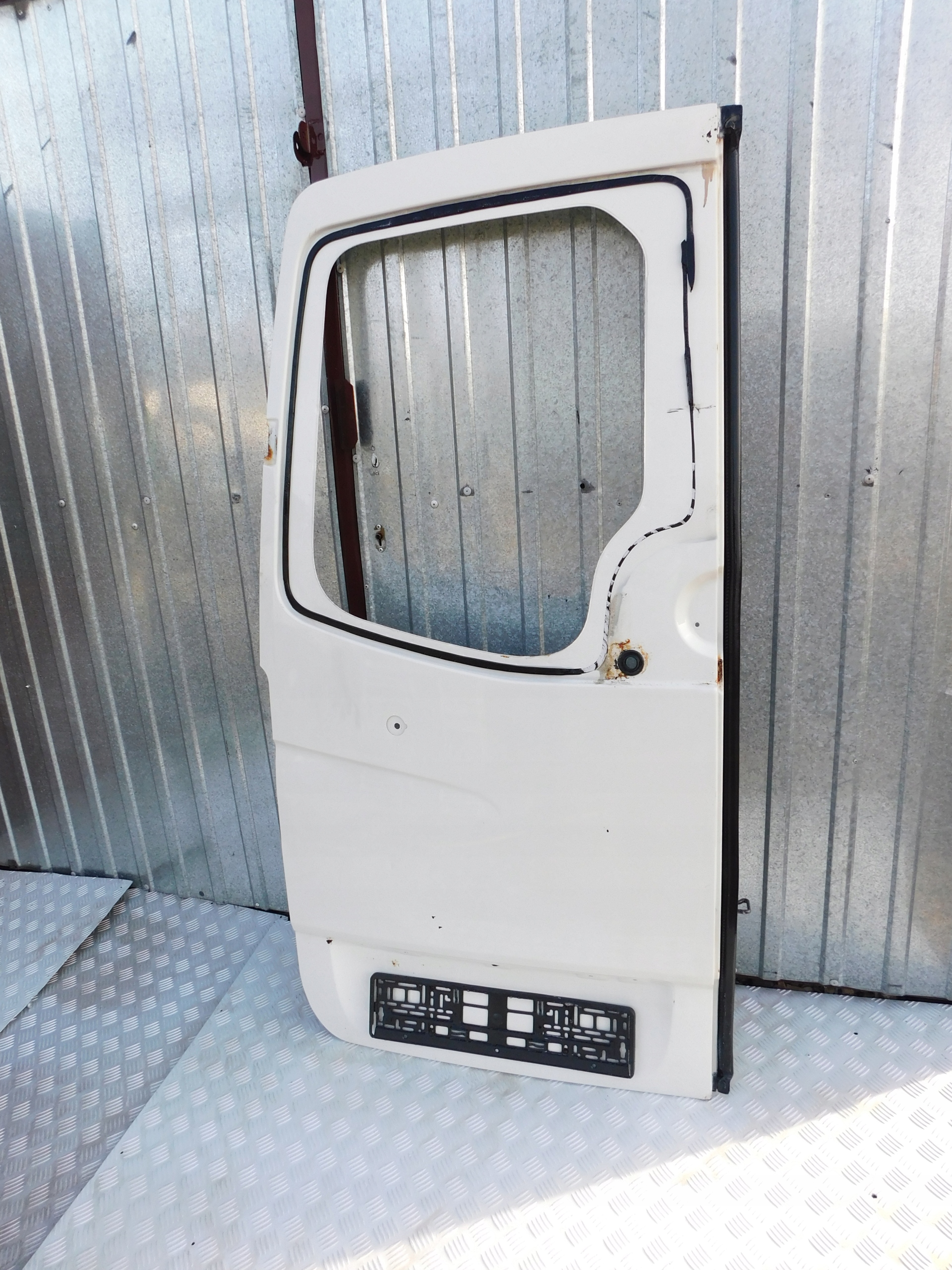 Mercedes Sprinter 906 VW Crafter Tür links heck niskie OEM