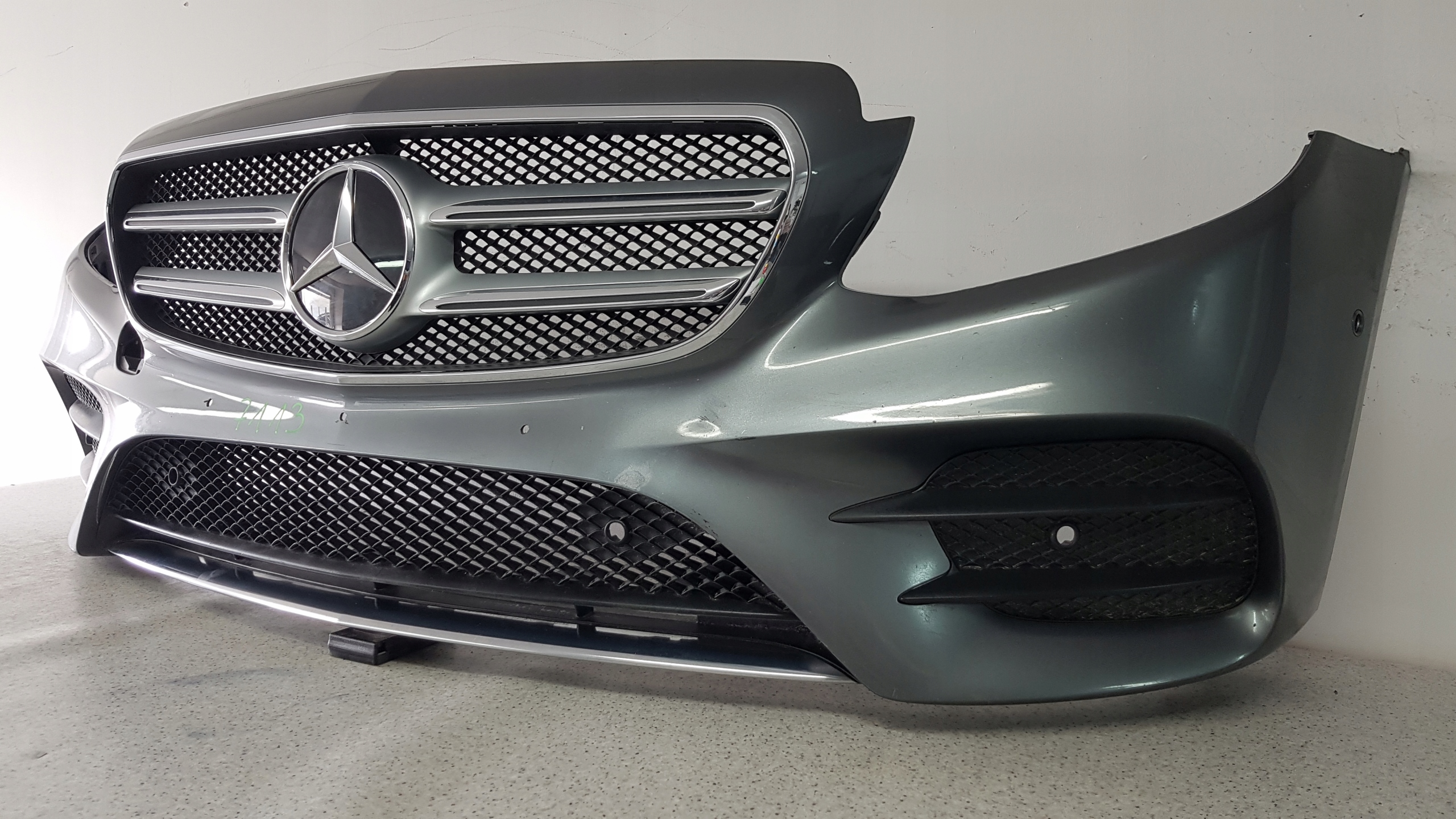 MERCEDES E KLASA W213 LIFT nárazník předek 7113