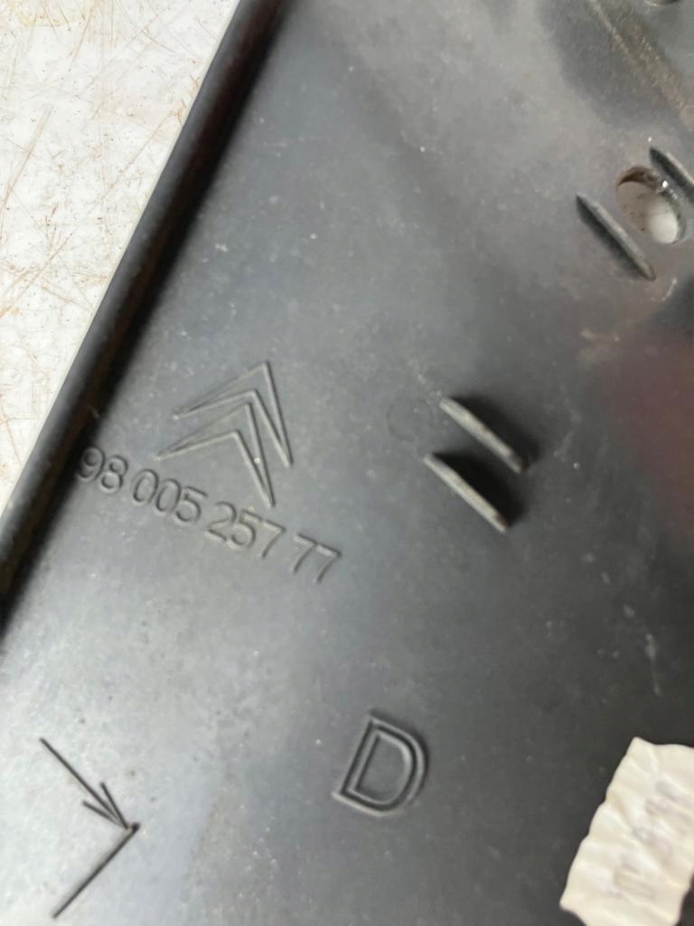 spoiler lights CITROEN DS5 right 9800525777