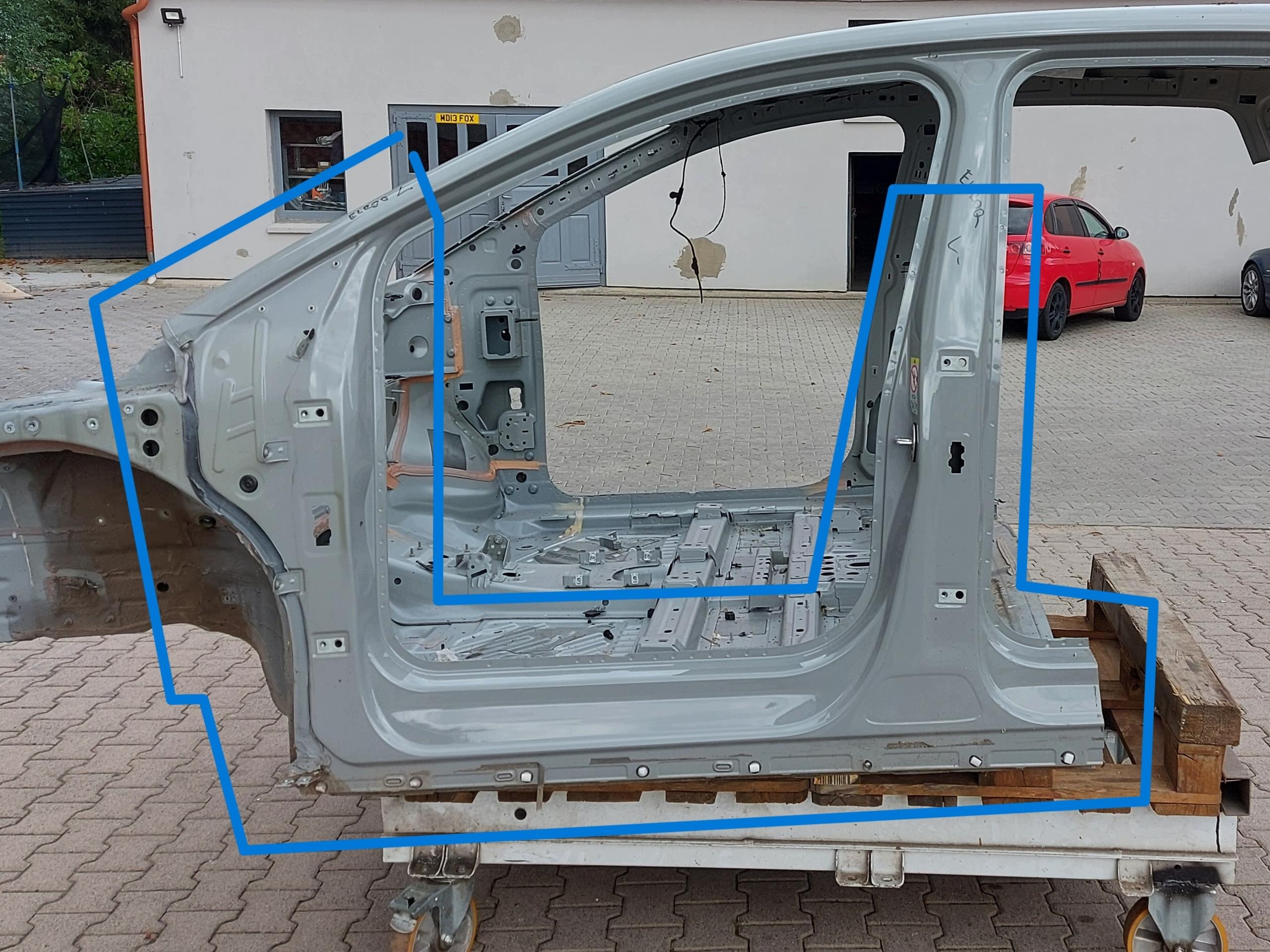 Skoda Elroq 5LJ iV85 , SUV 5D 2025r quarter supek threshold front left