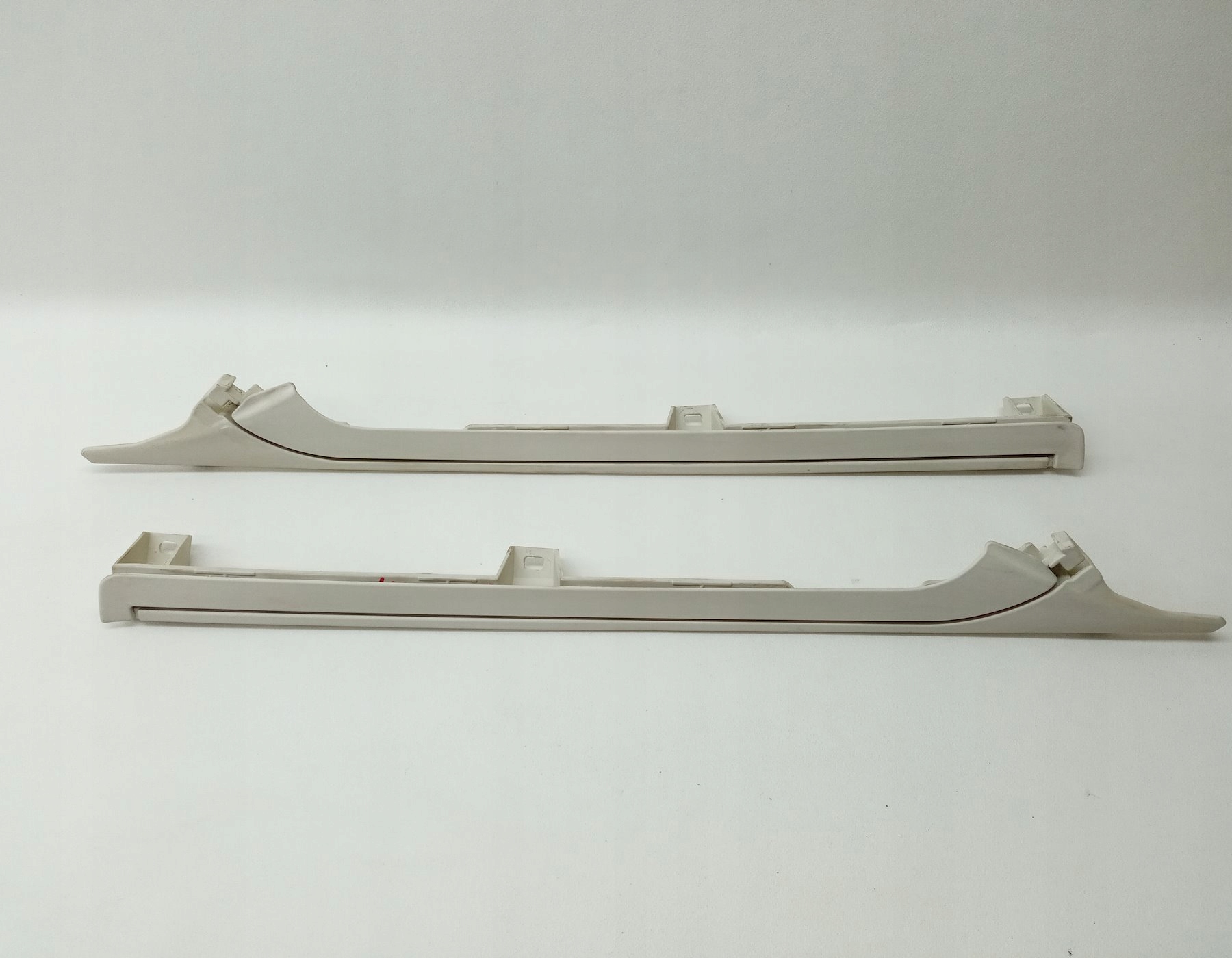 PROWADNICE ROLETY BAGAŻNIKA AUDI A8 D4 4H0864306