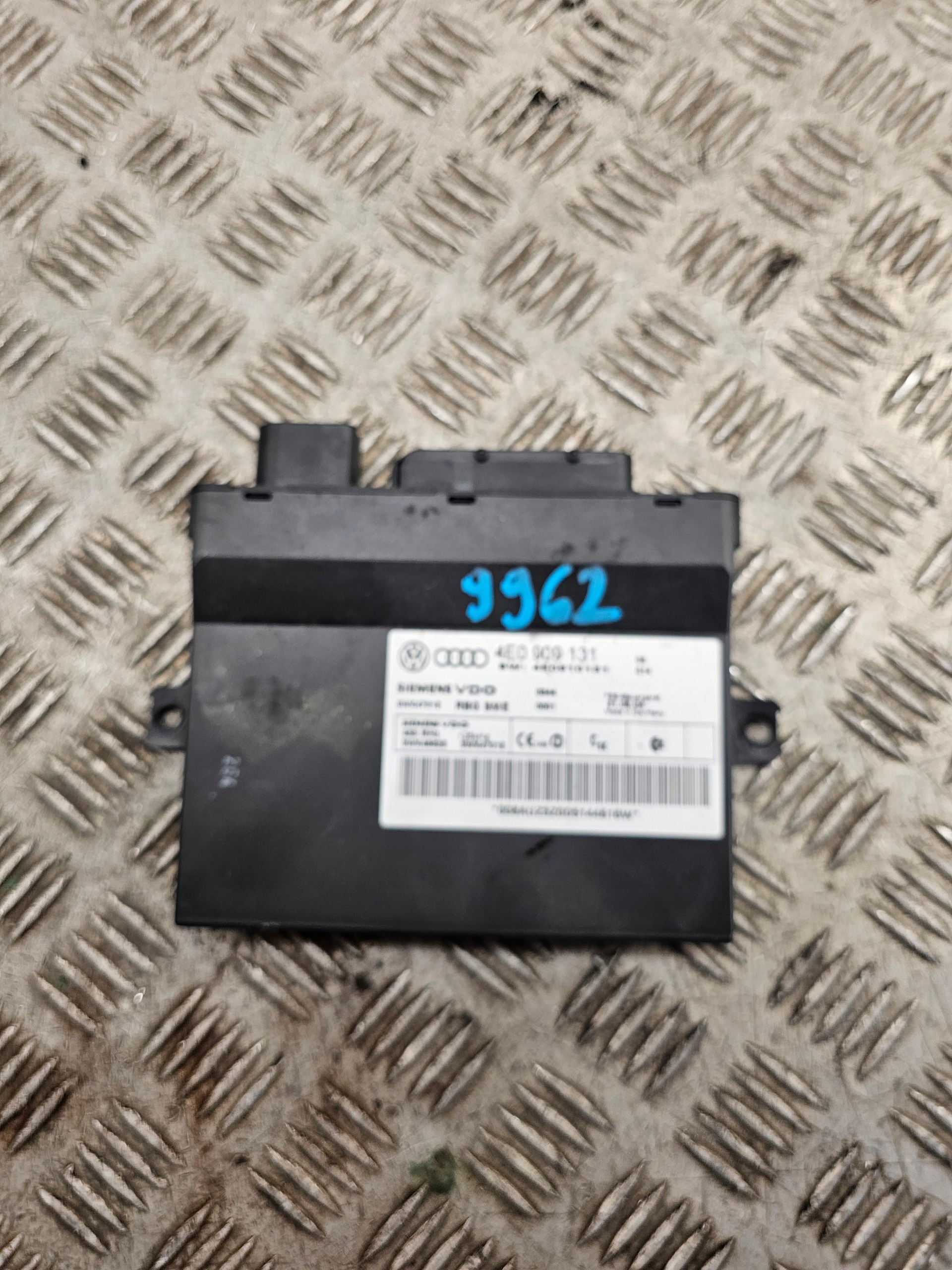 AUDI A8 D3 Bedienteil modul KESSY 4E0909131